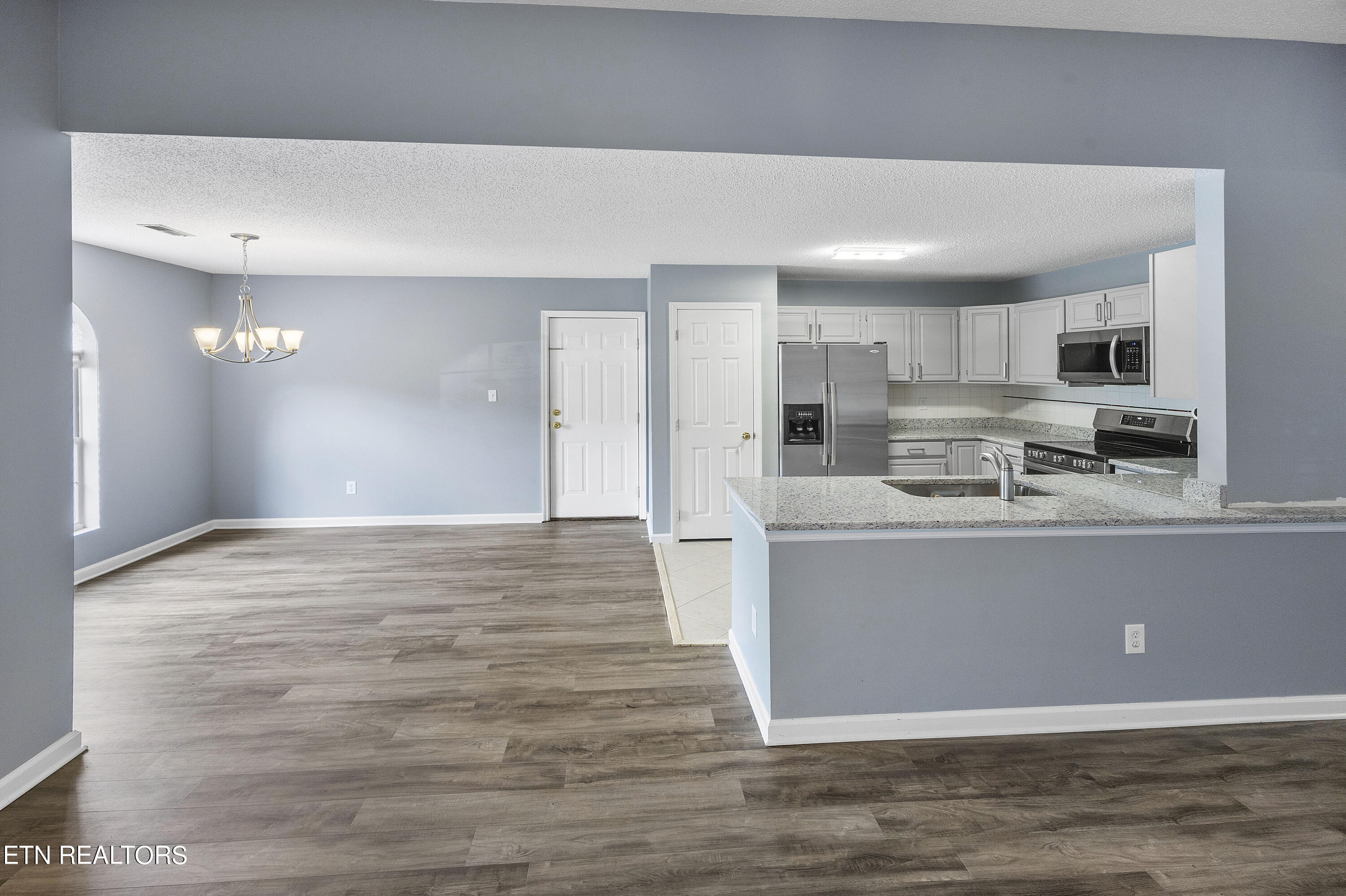 10002 Bellflower Way