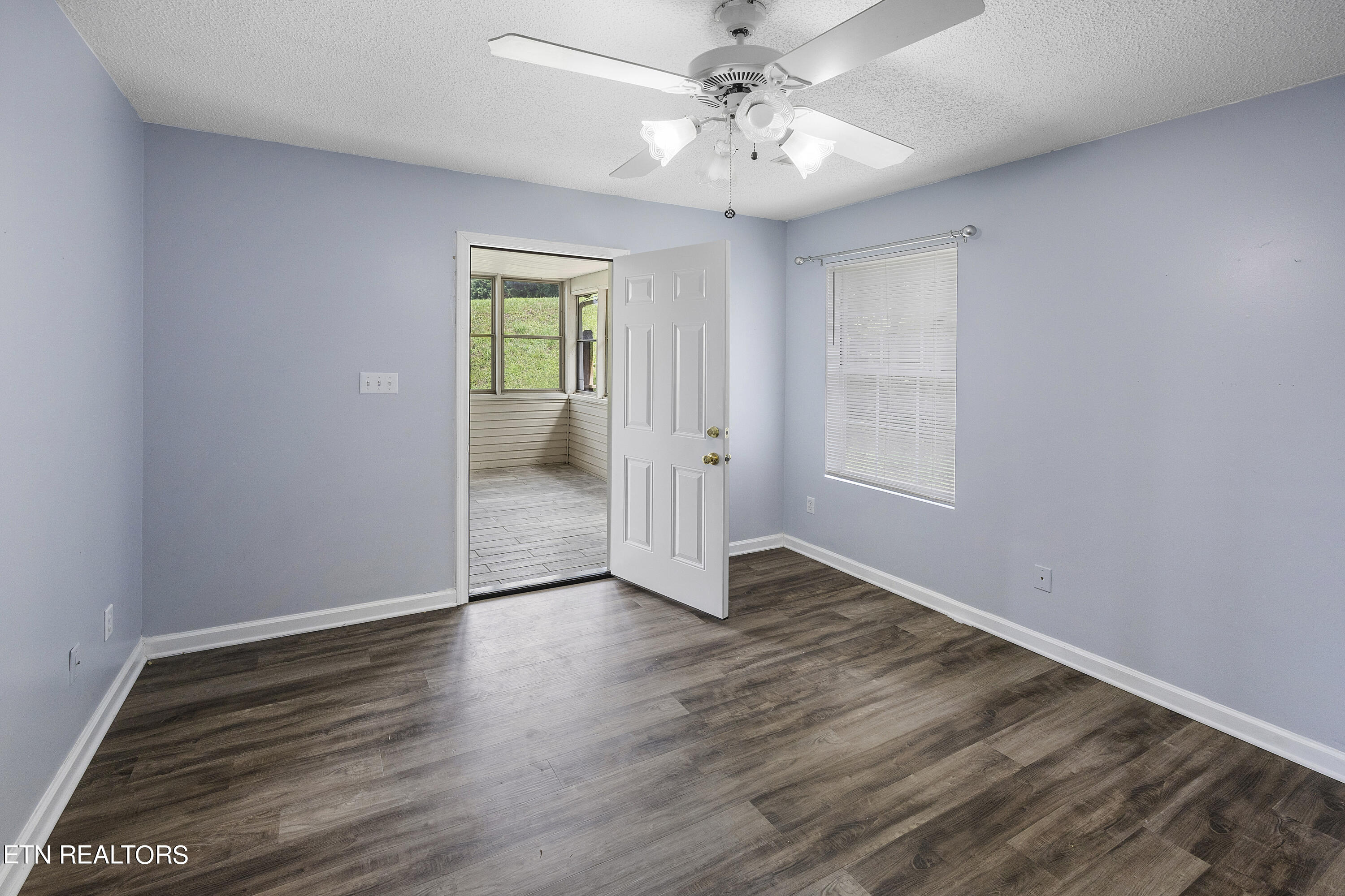 10002 Bellflower Way