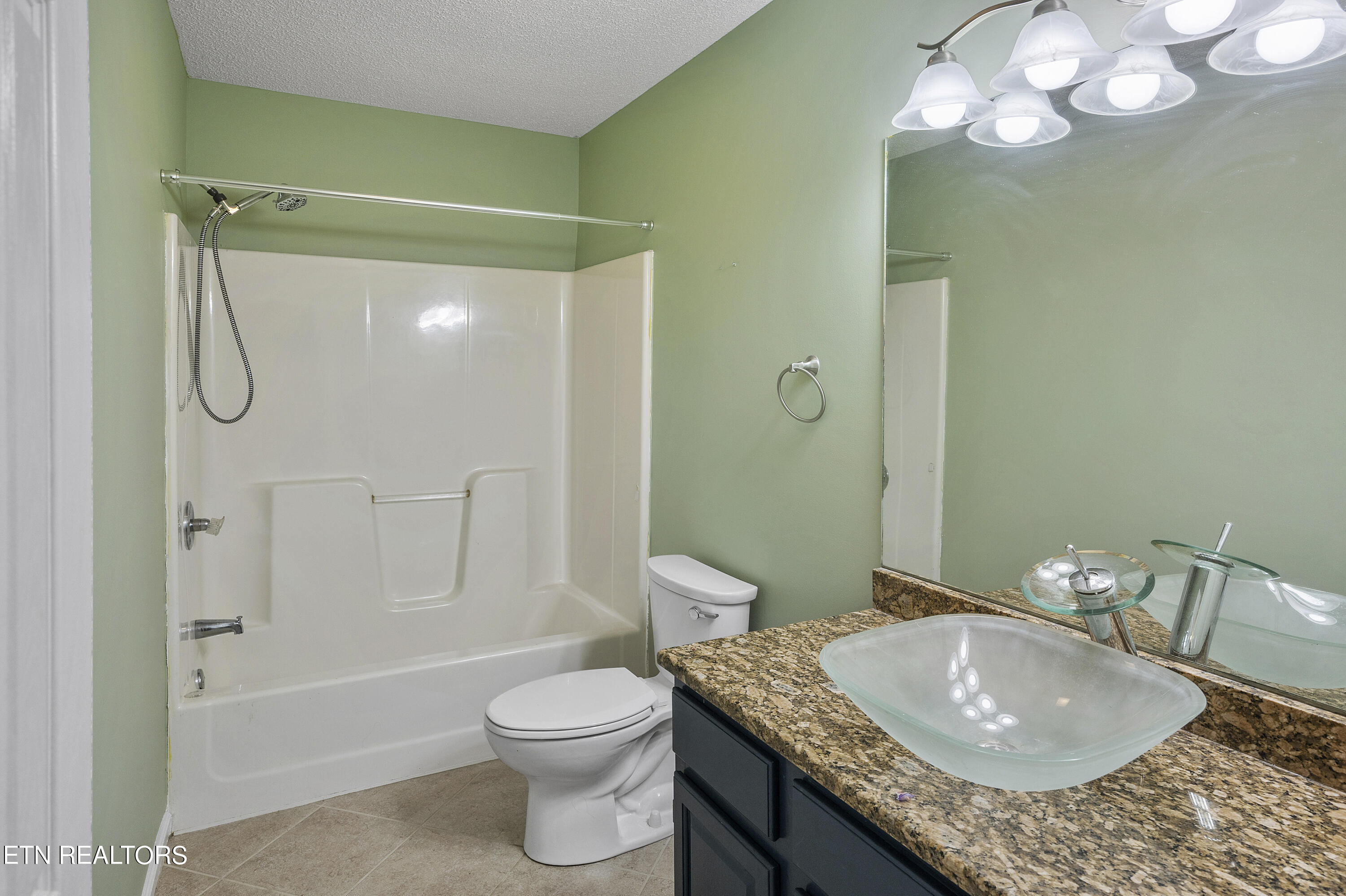10002 Bellflower Way
