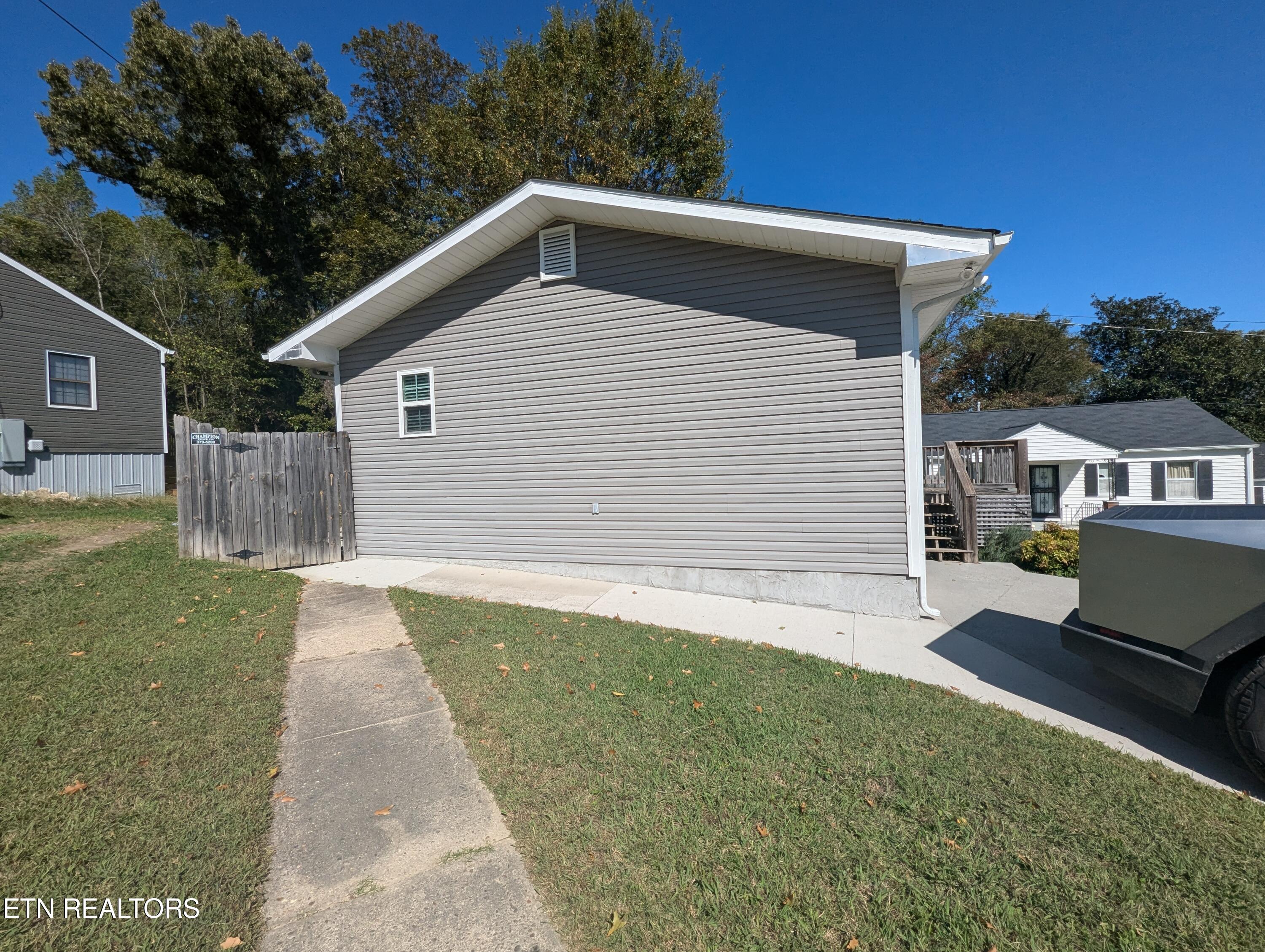 350 Jefferson Ave