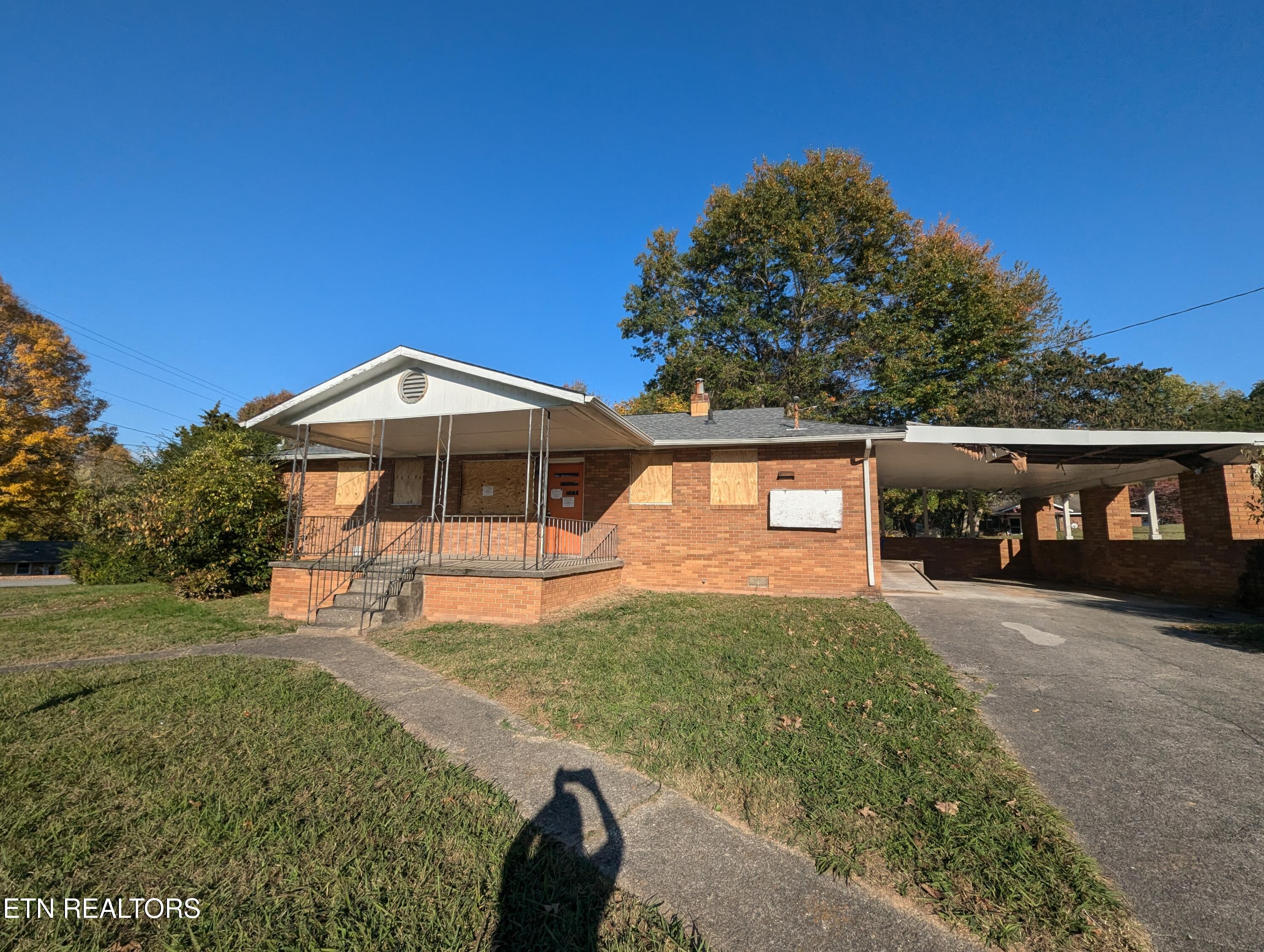 201 Hampton Rd