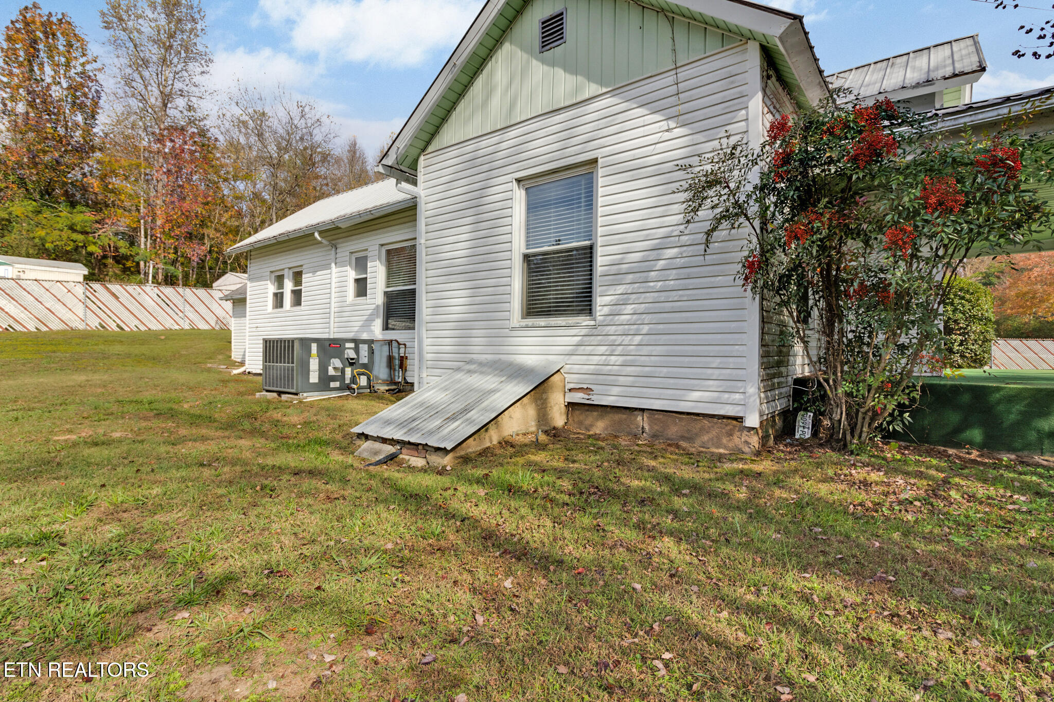 901 Cemetery Rd