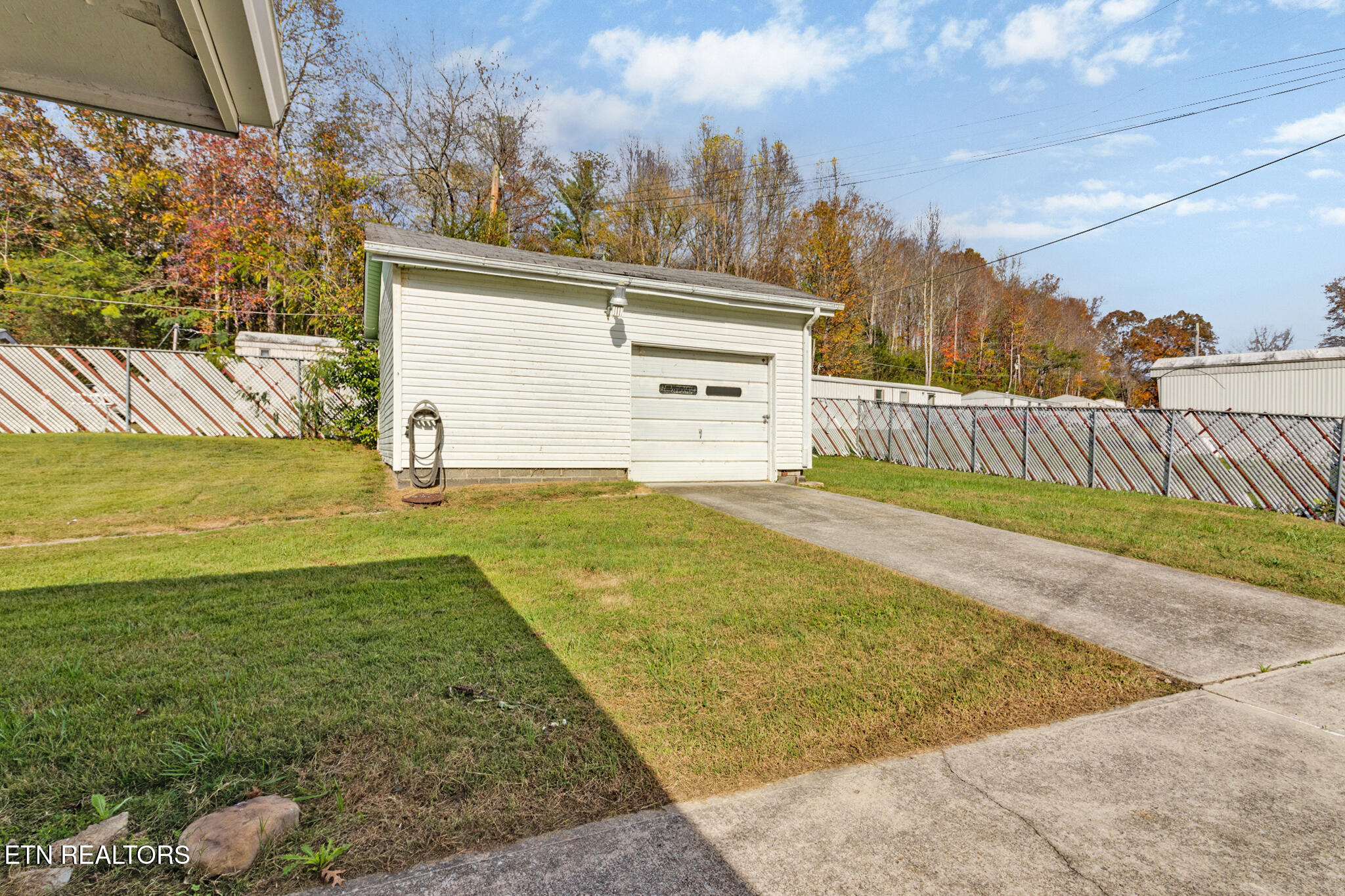 901 Cemetery Rd