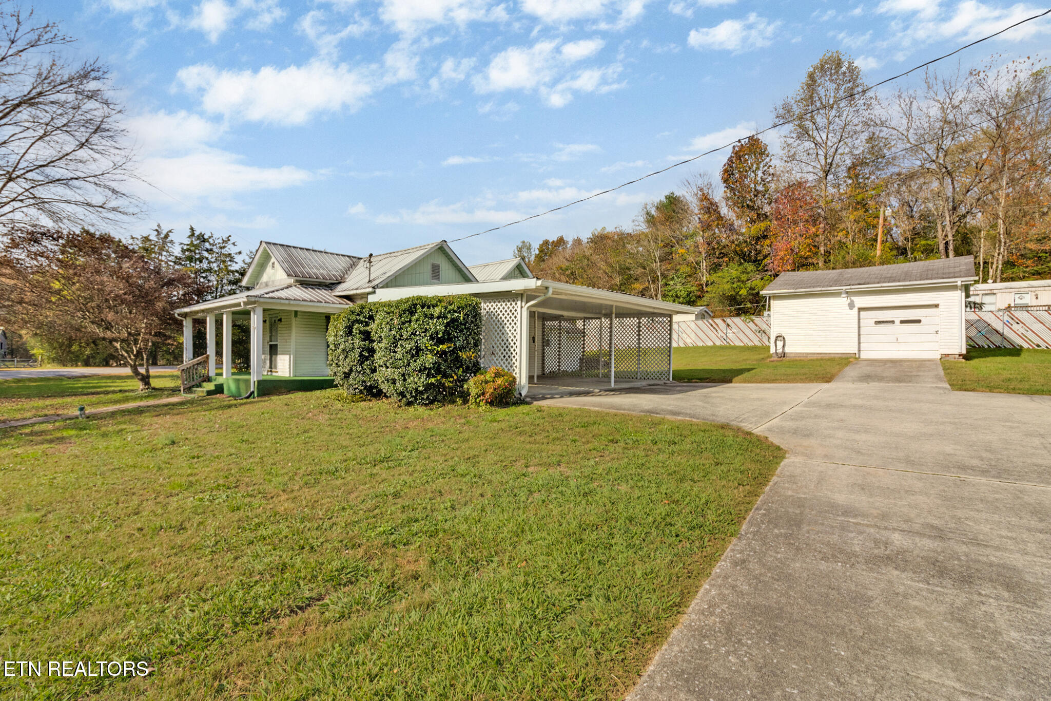 901 Cemetery Rd