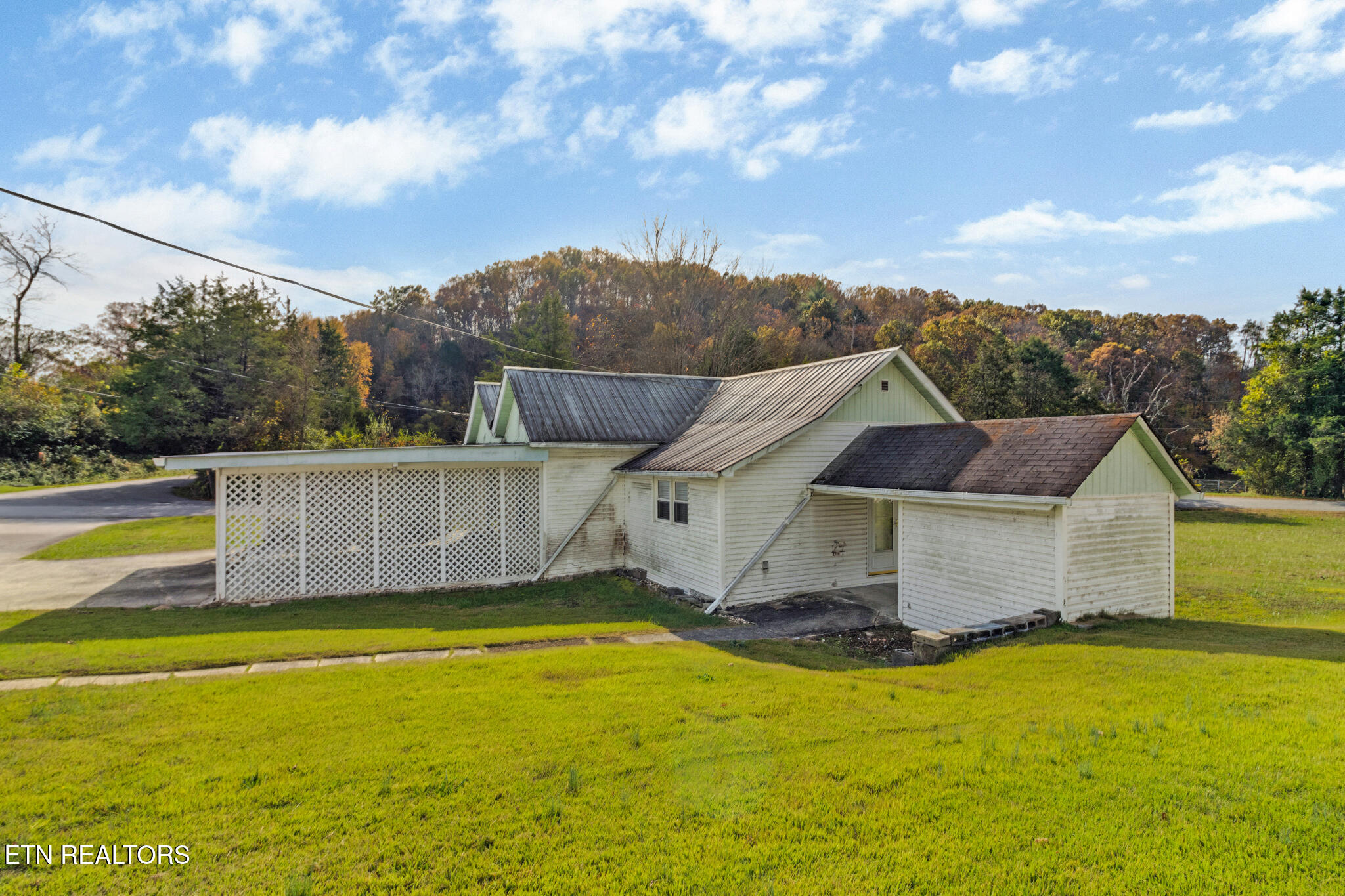 901 Cemetery Rd