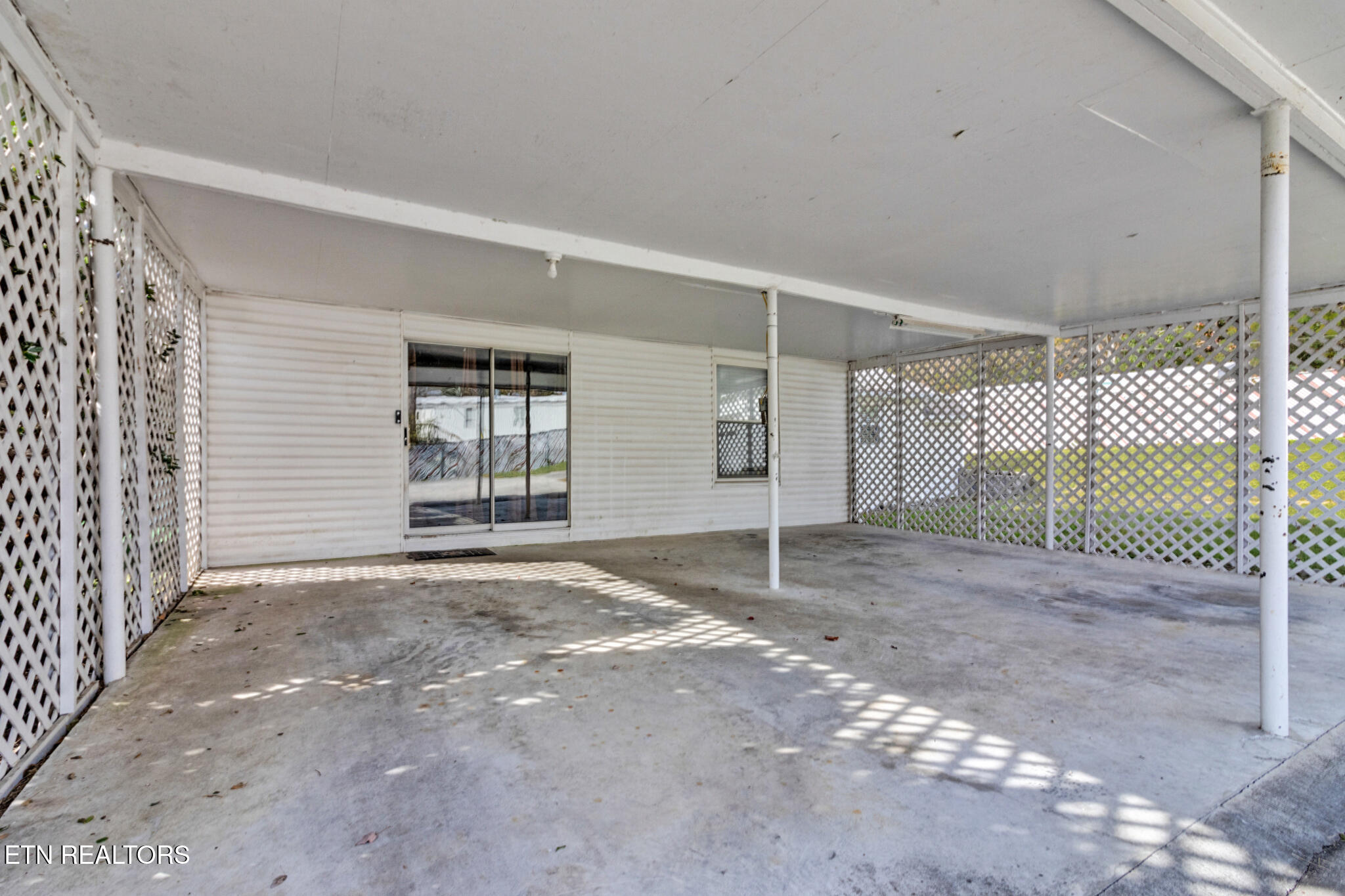 901 Cemetery Rd