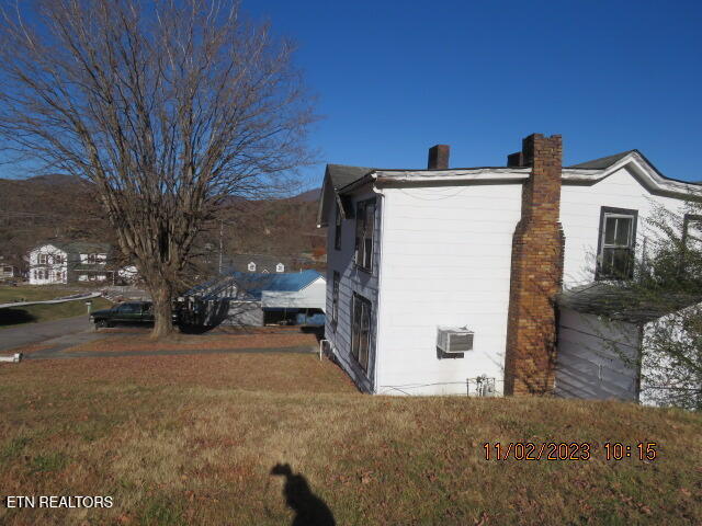 302 East St