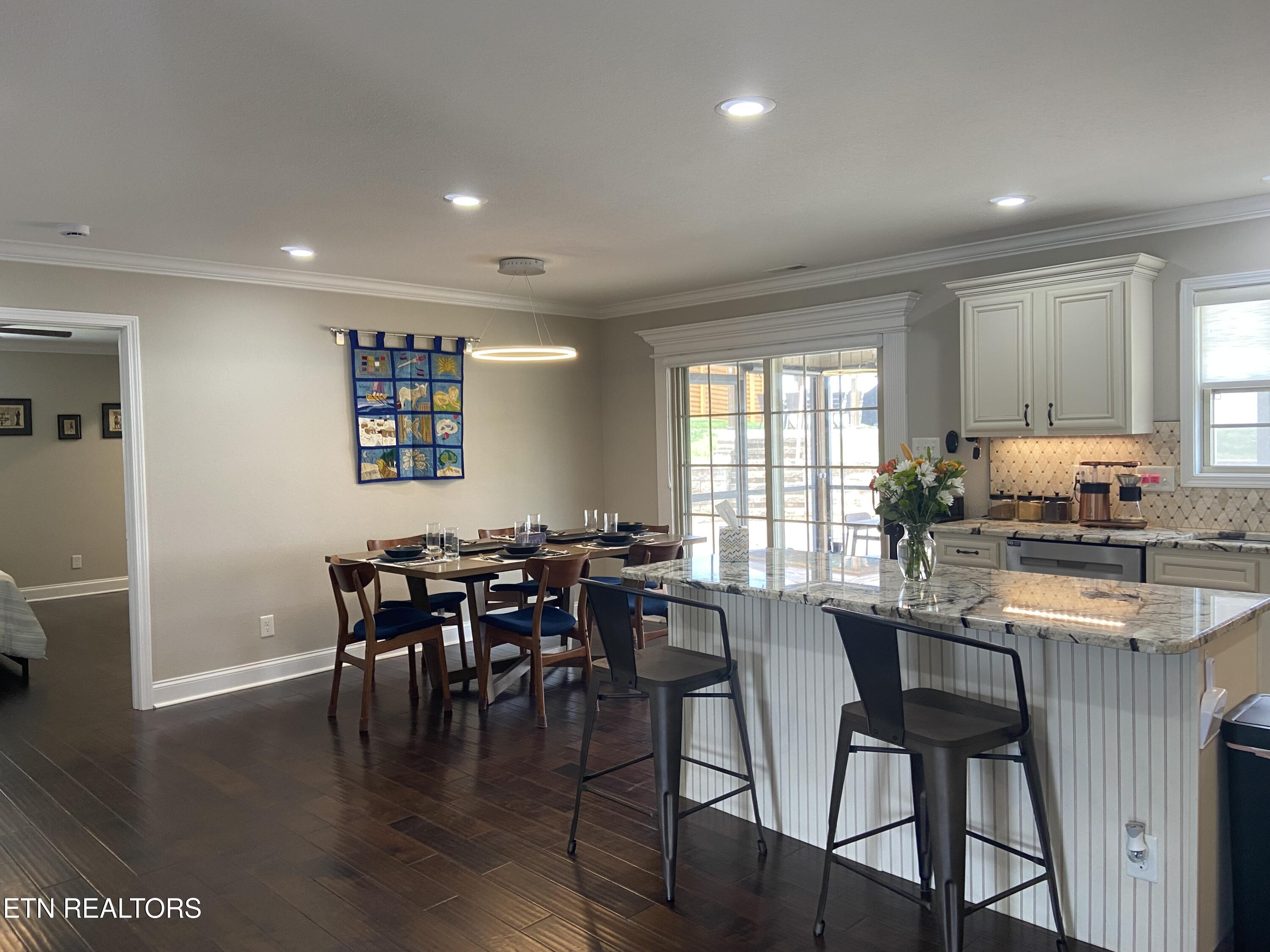 819 Royal View Drive