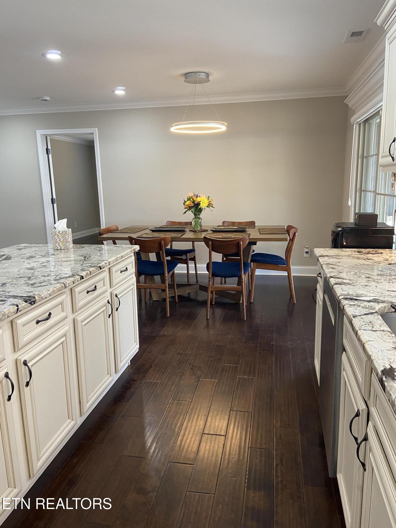 819 Royal View Drive