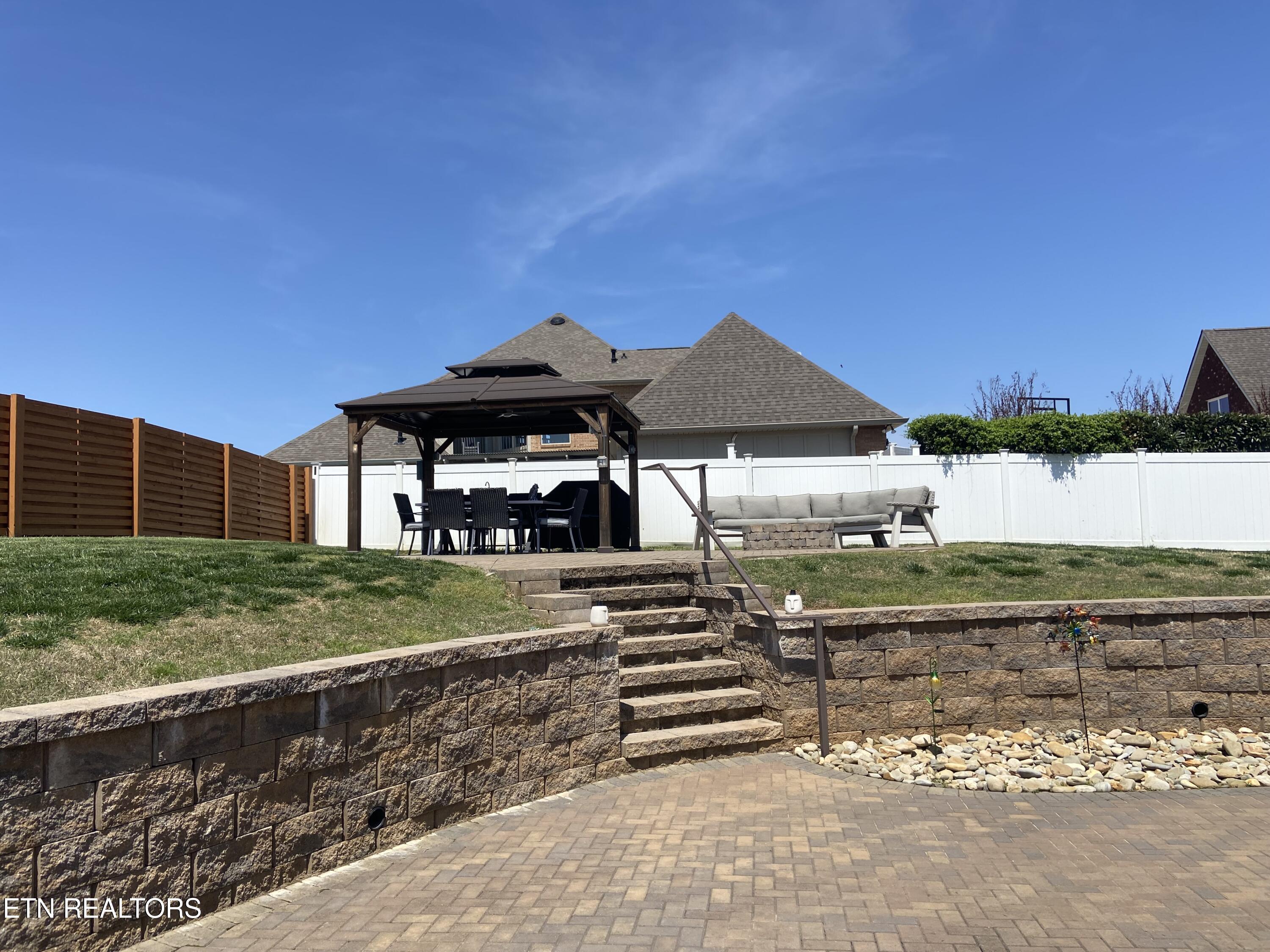 819 Royal View Drive