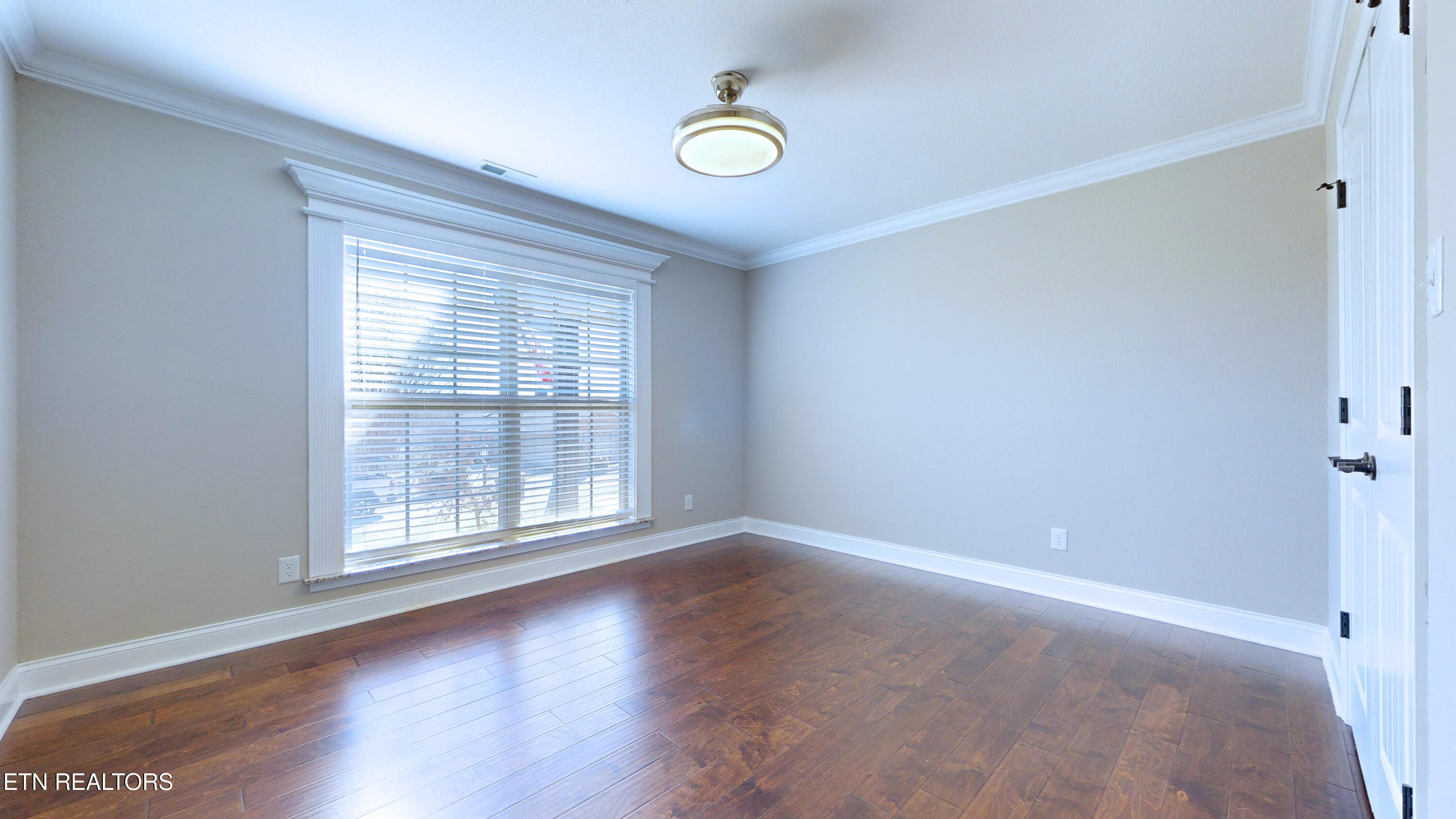 819 Royal View Drive