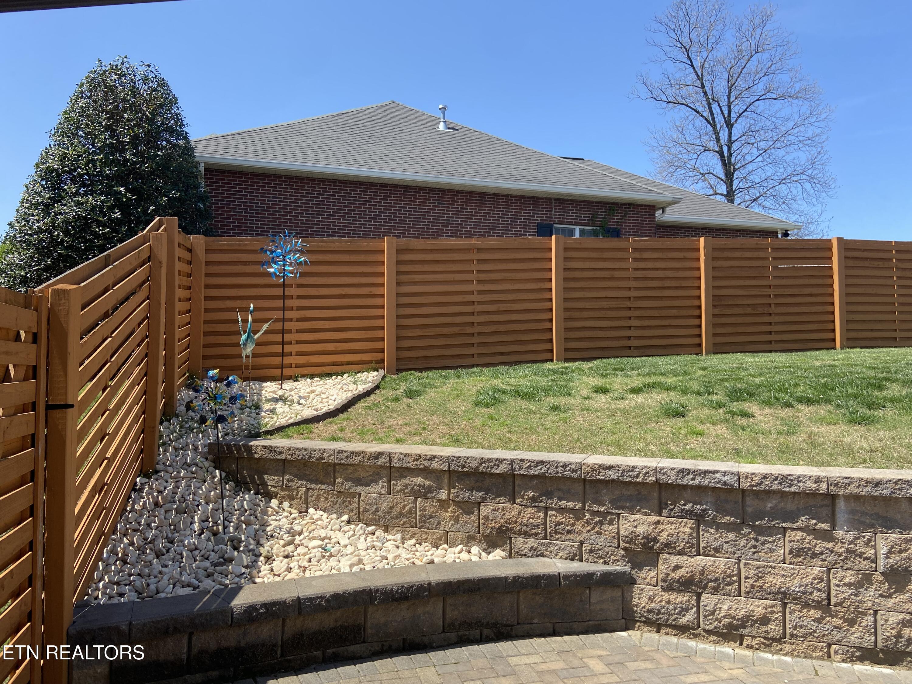 819 Royal View Drive