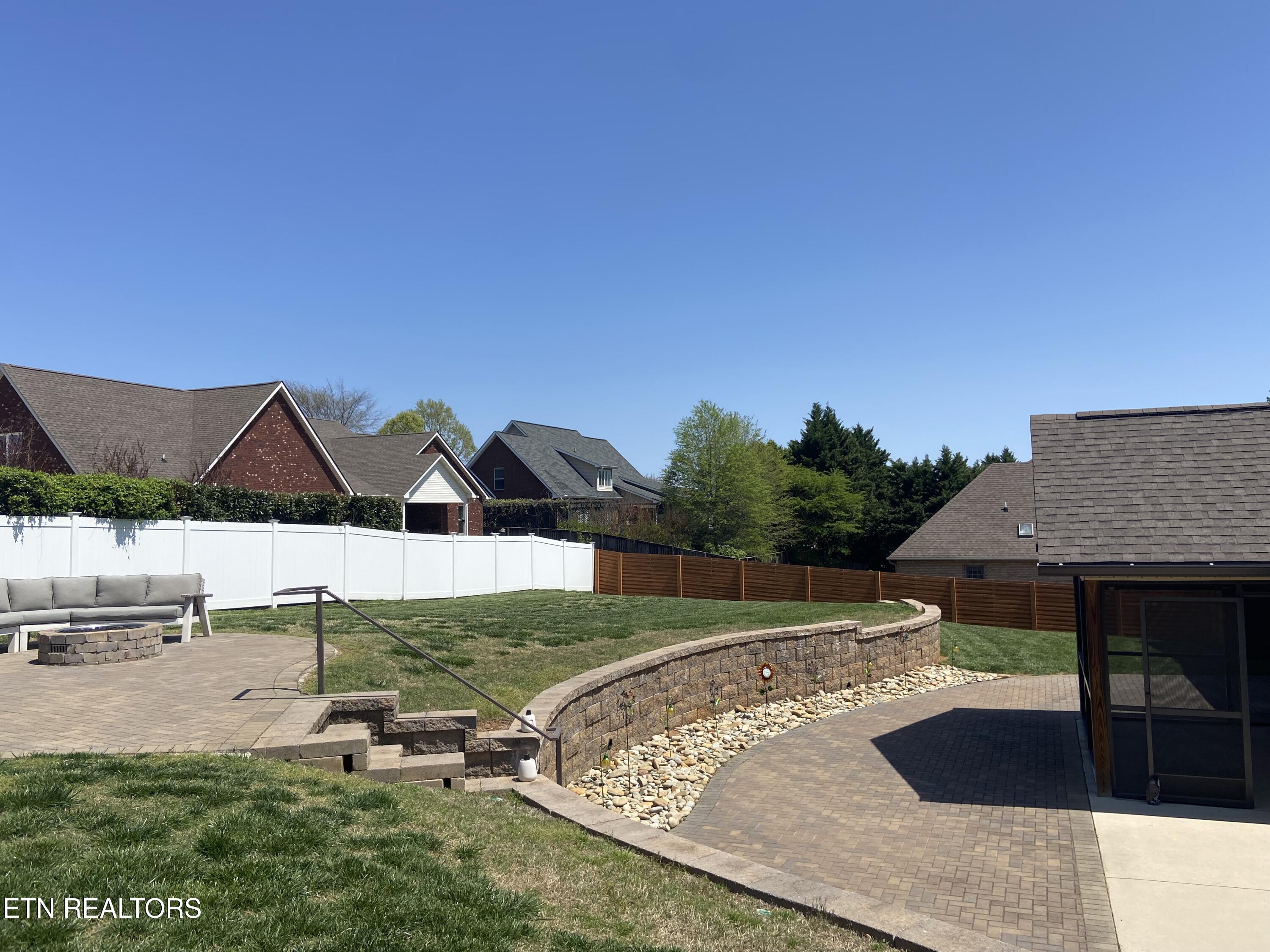 819 Royal View Drive