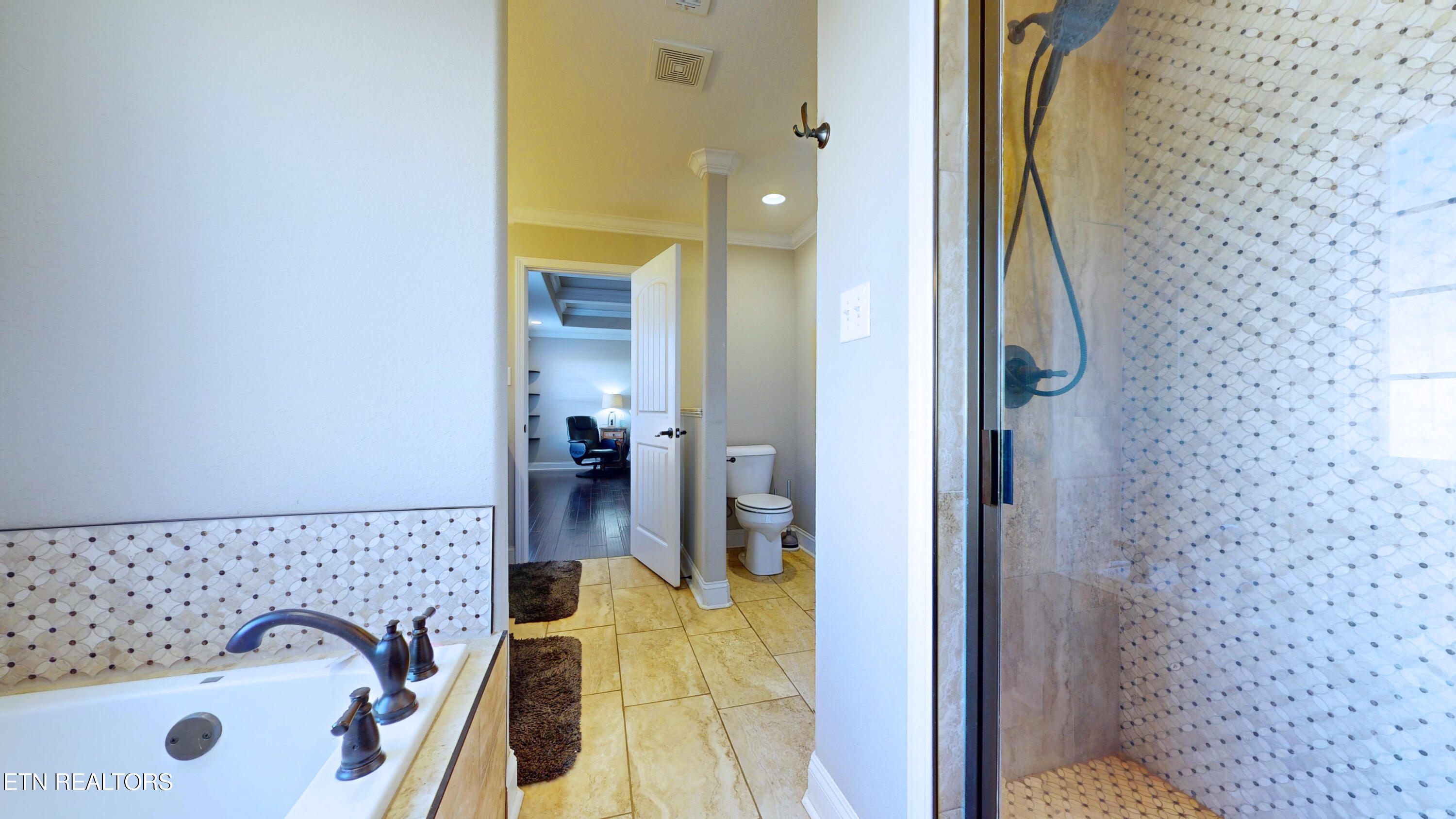 819 Royal View Drive