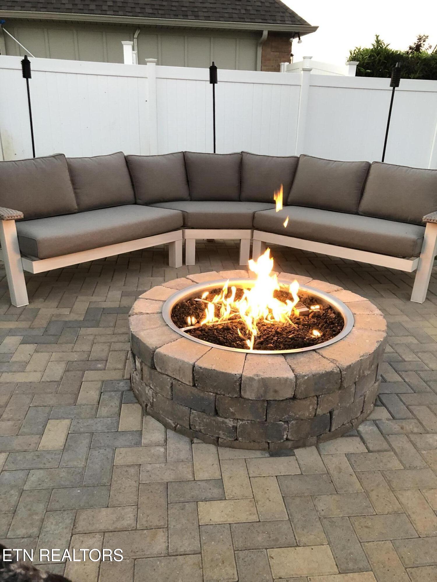 819 Royal View Drive