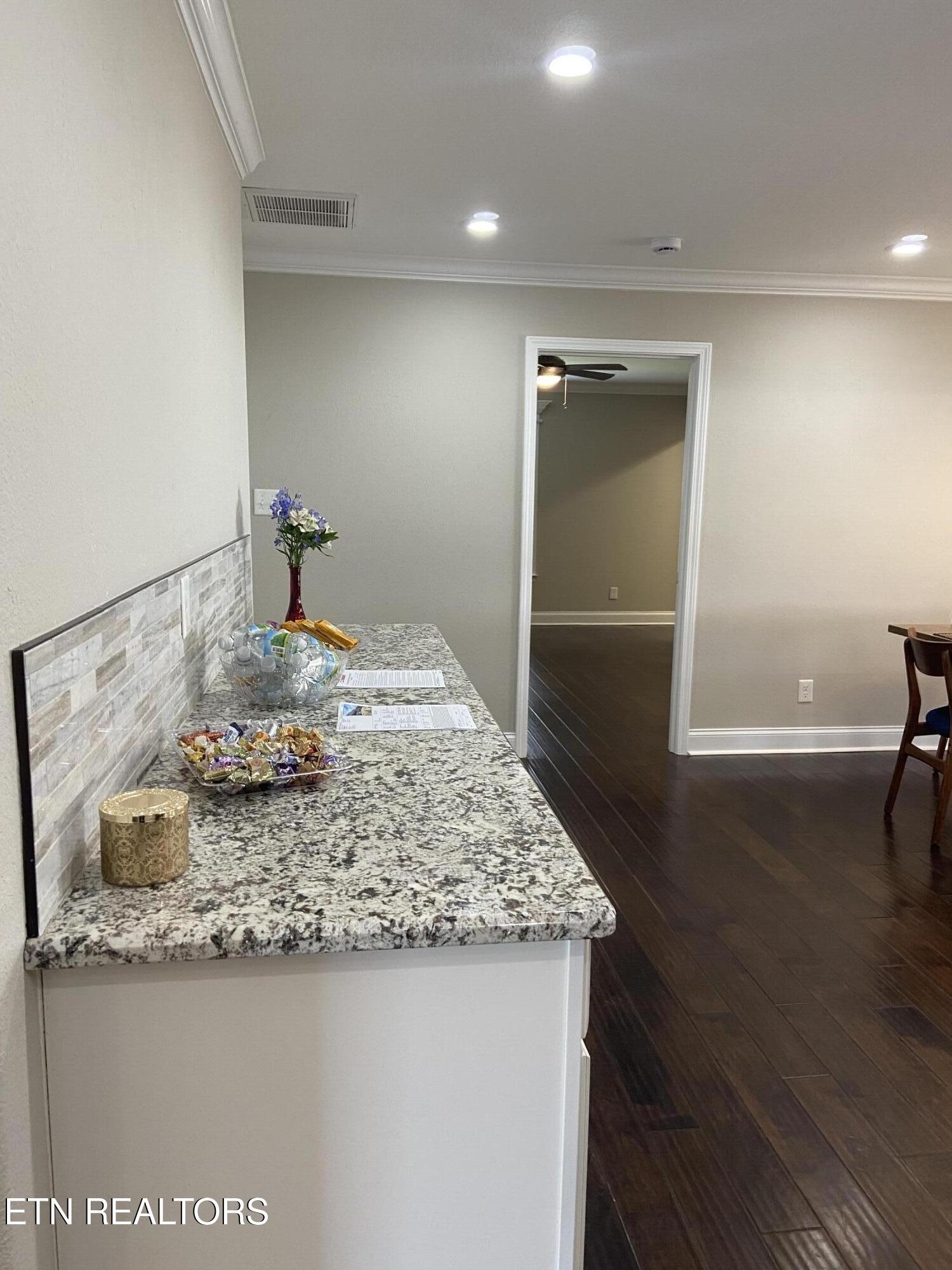 819 Royal View Drive