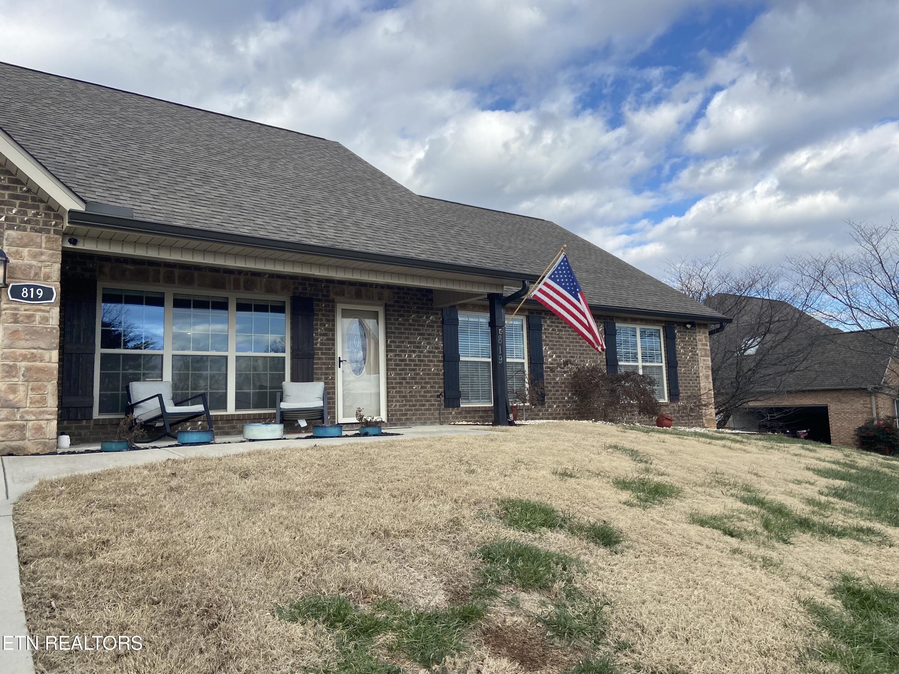 819 Royal View Drive