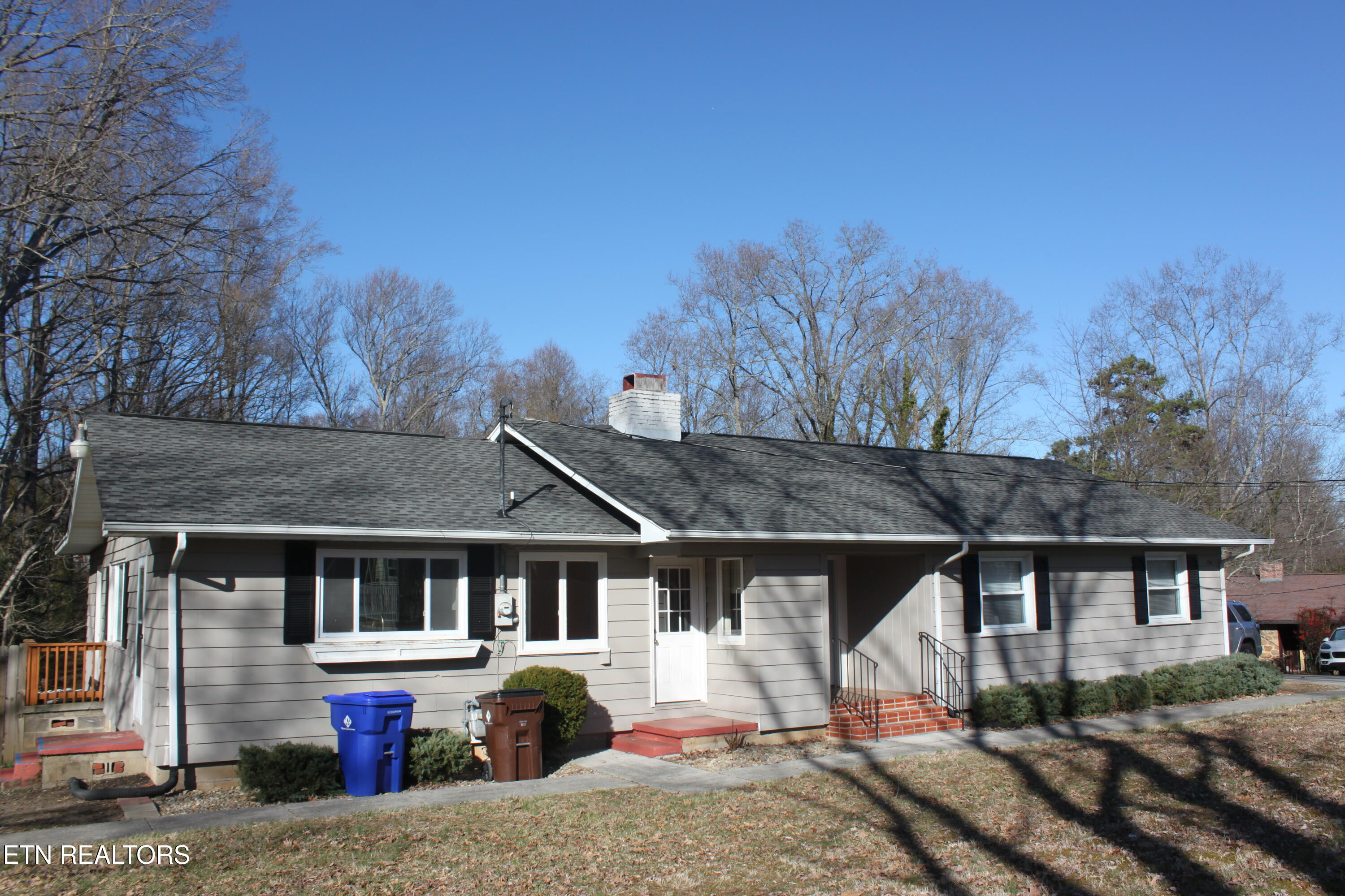 114 E Price Rd