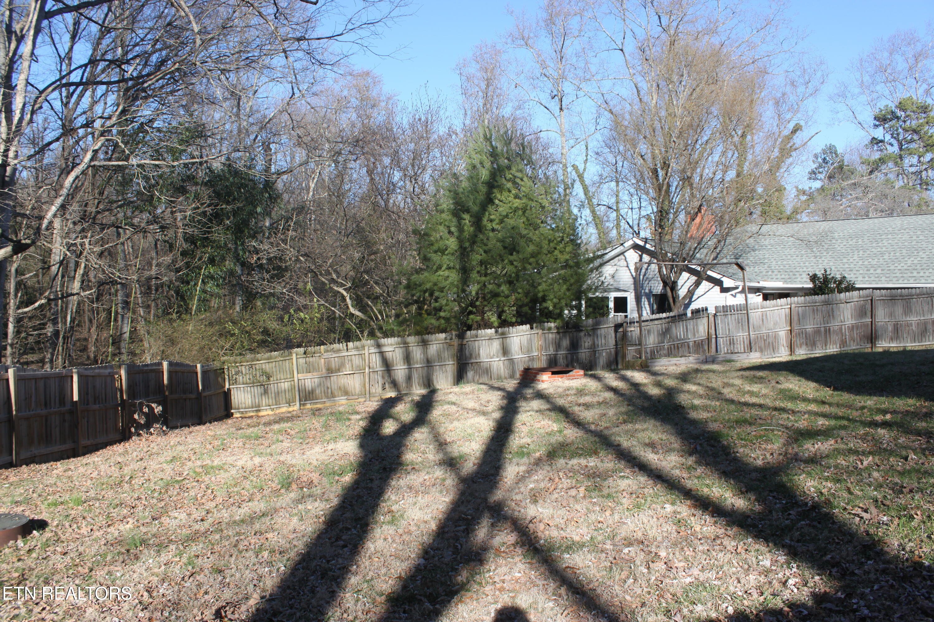 114 E Price Rd