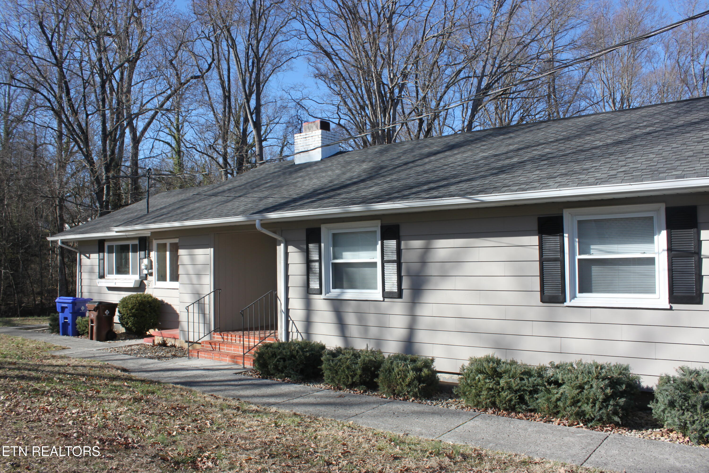 114 E Price Rd