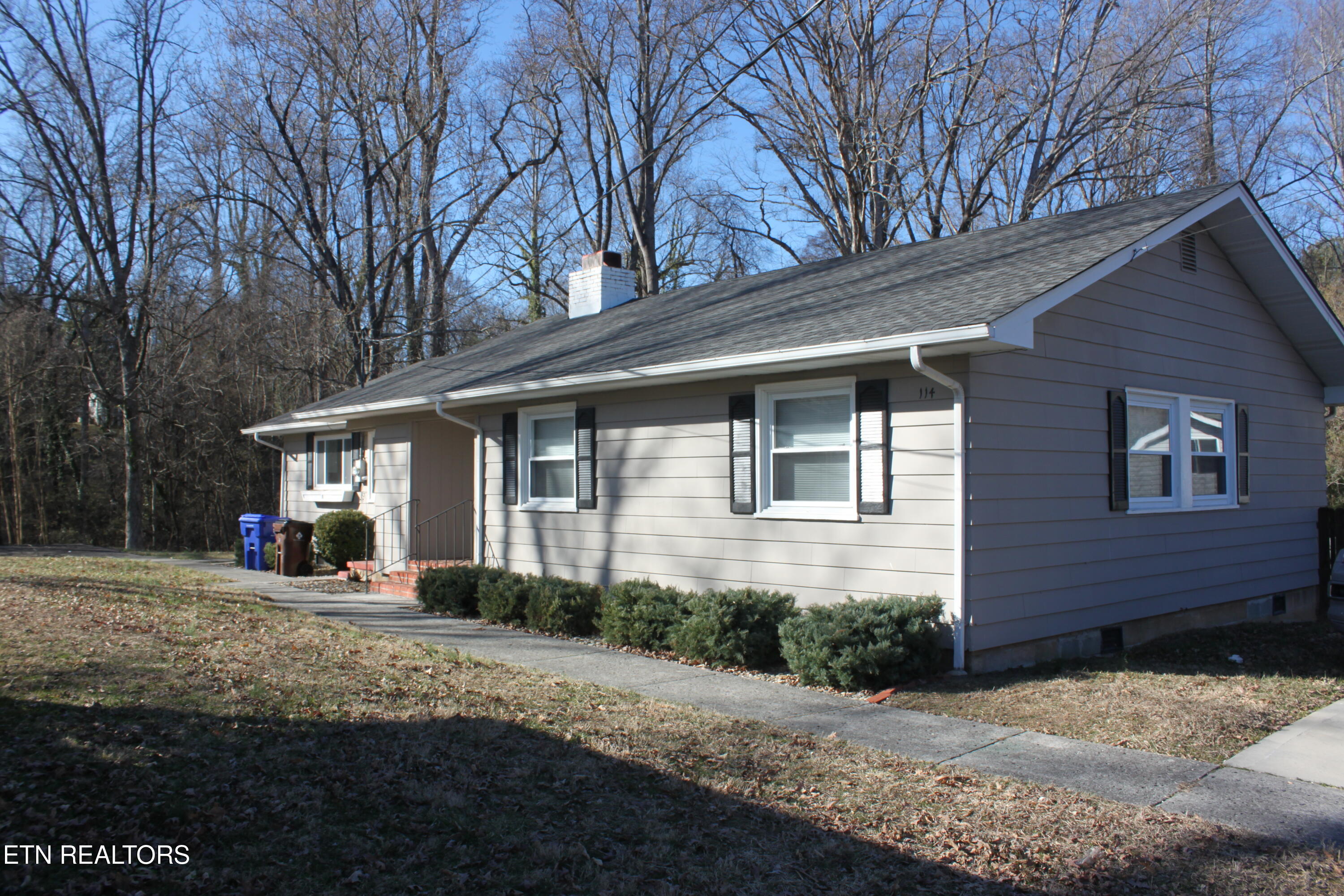 114 E Price Rd