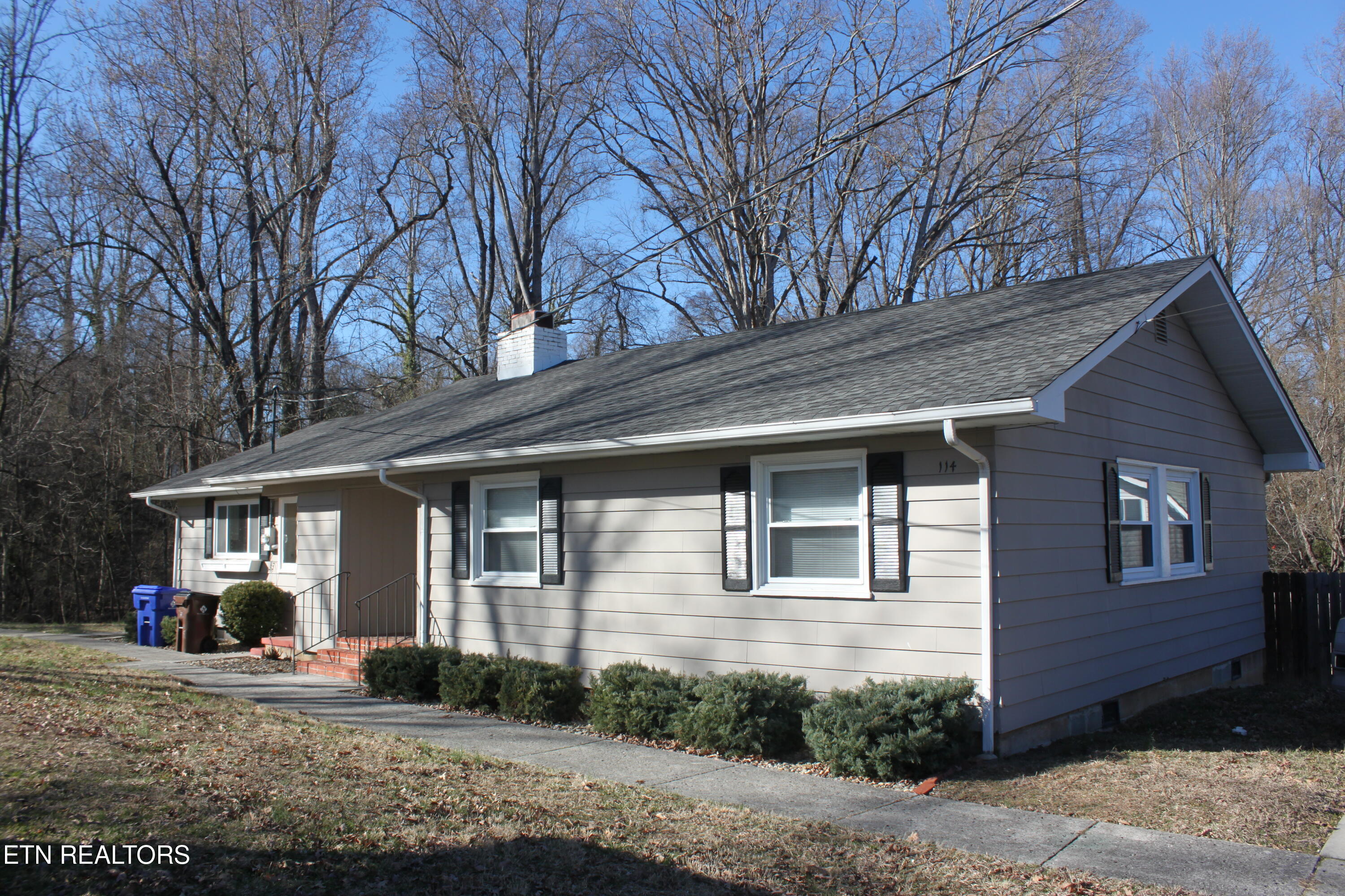 114 E Price Rd