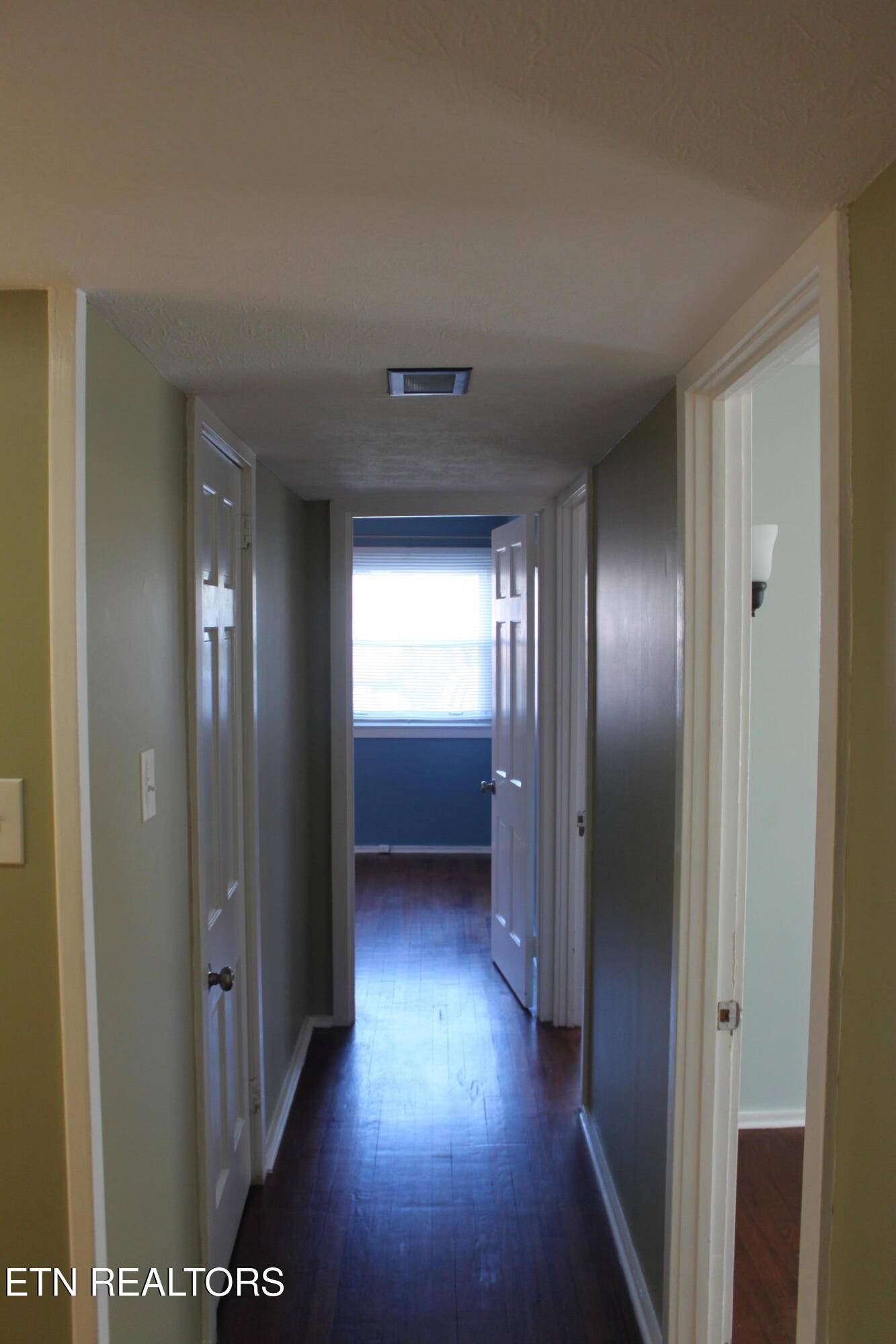 114 E Price Rd