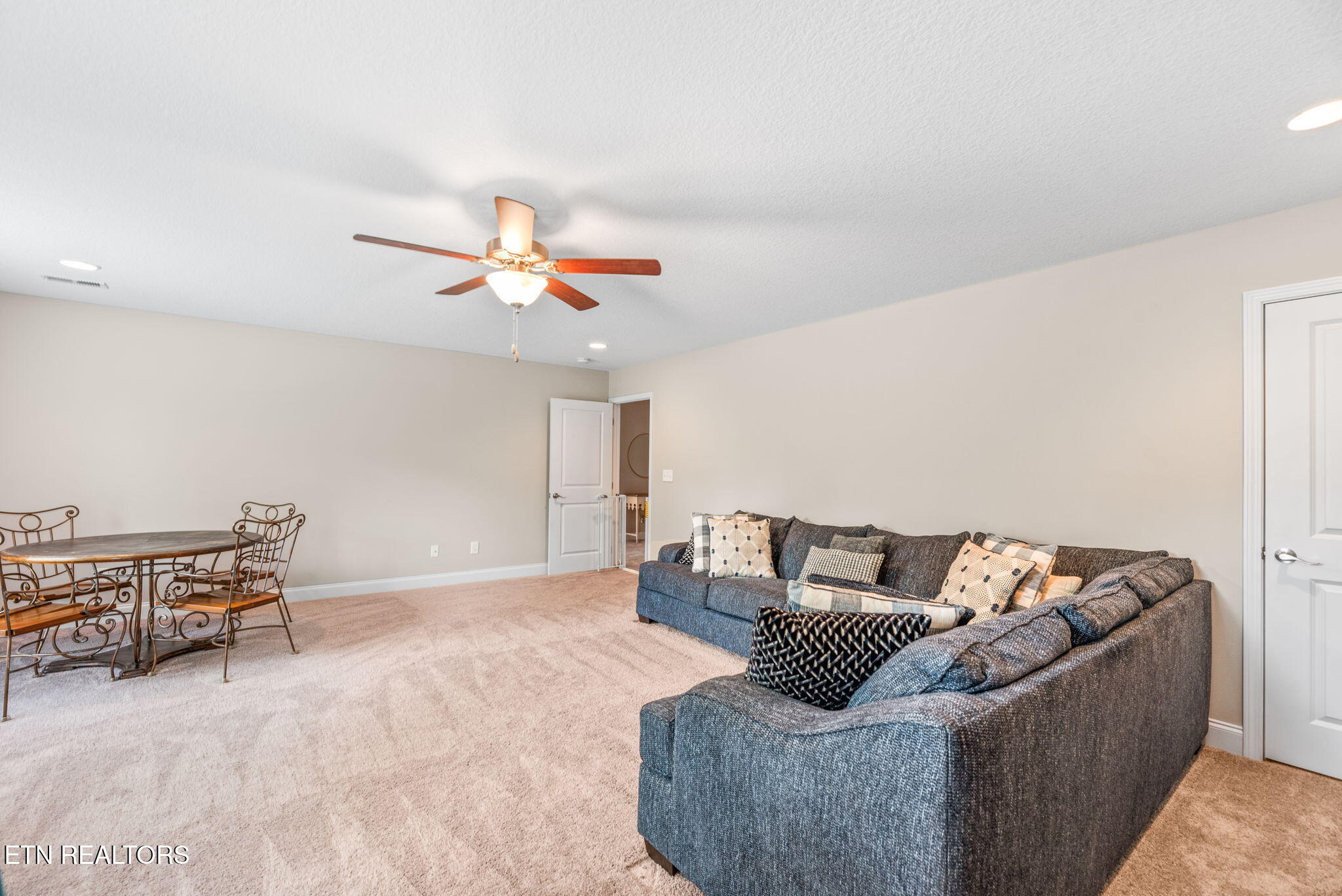 127 Mistletoeberry Rd
