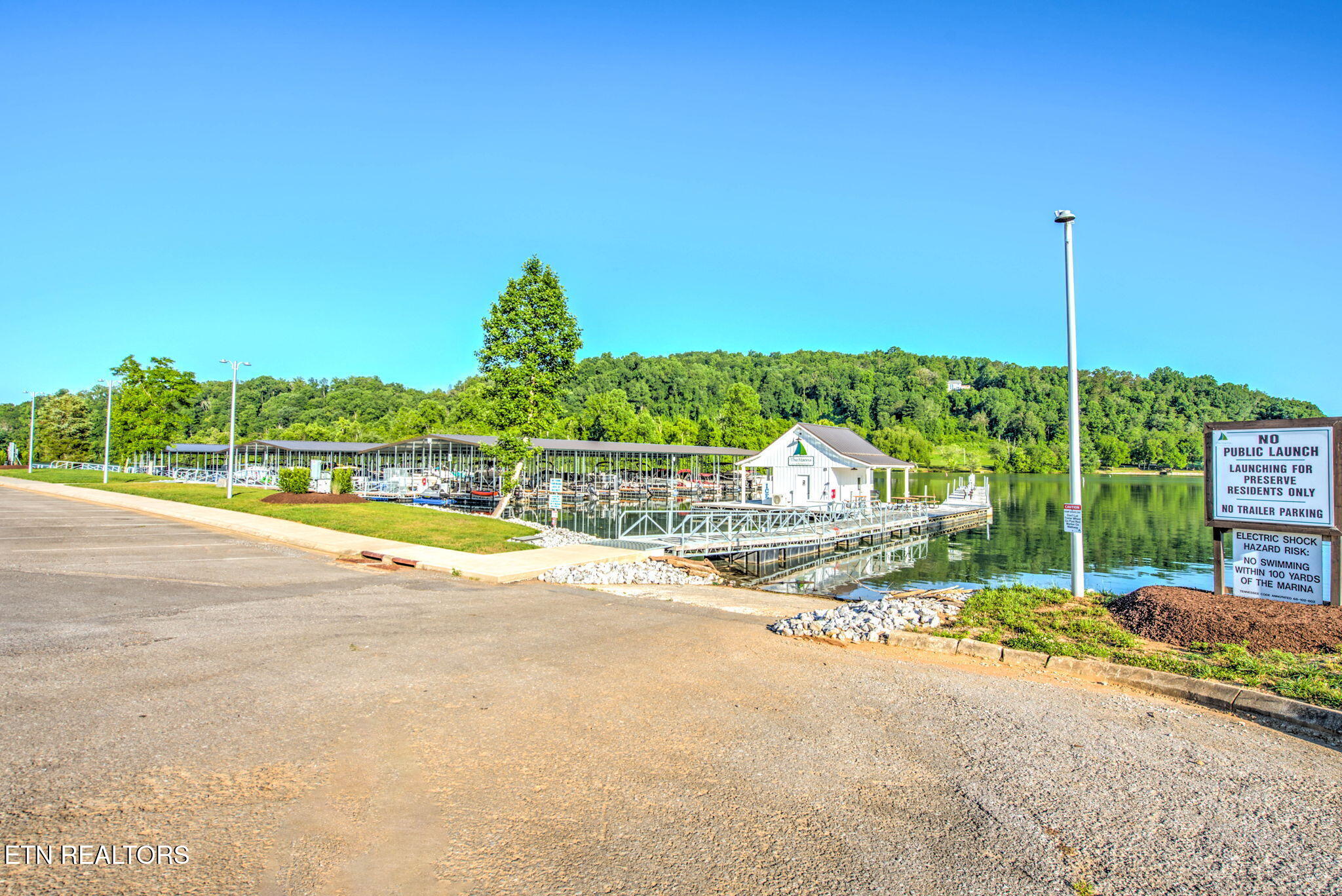 127 Mistletoeberry Rd