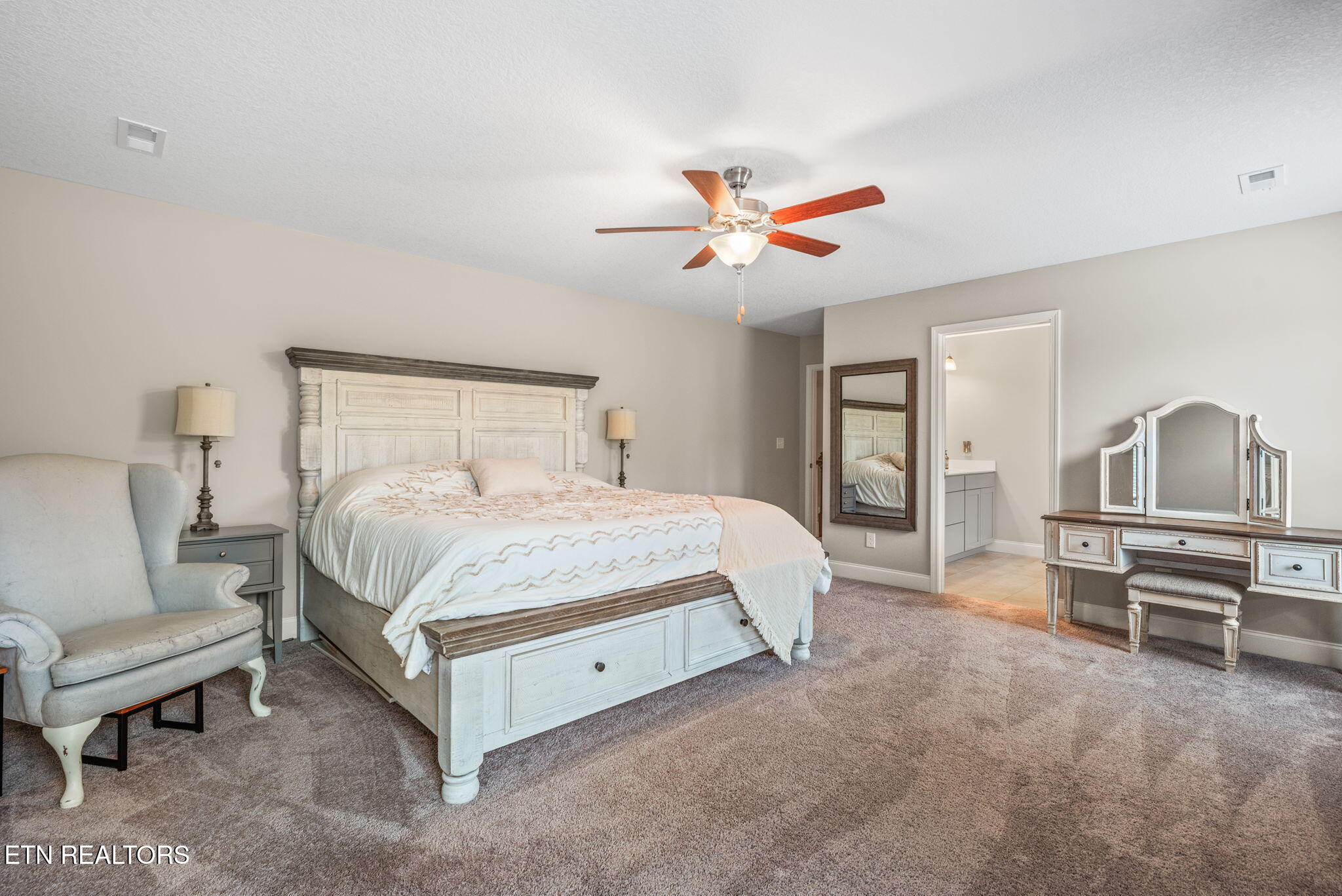 127 Mistletoeberry Rd