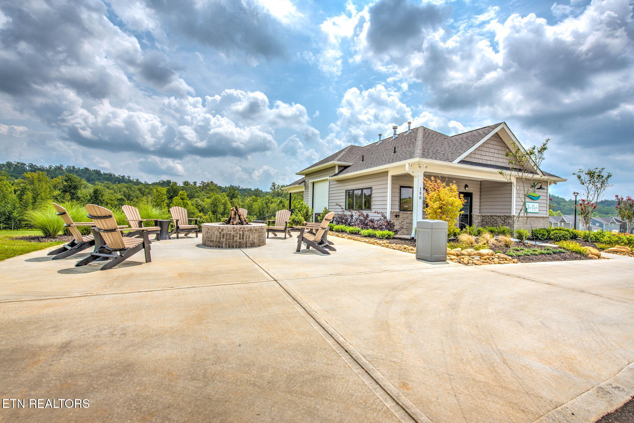 127 Mistletoeberry Rd