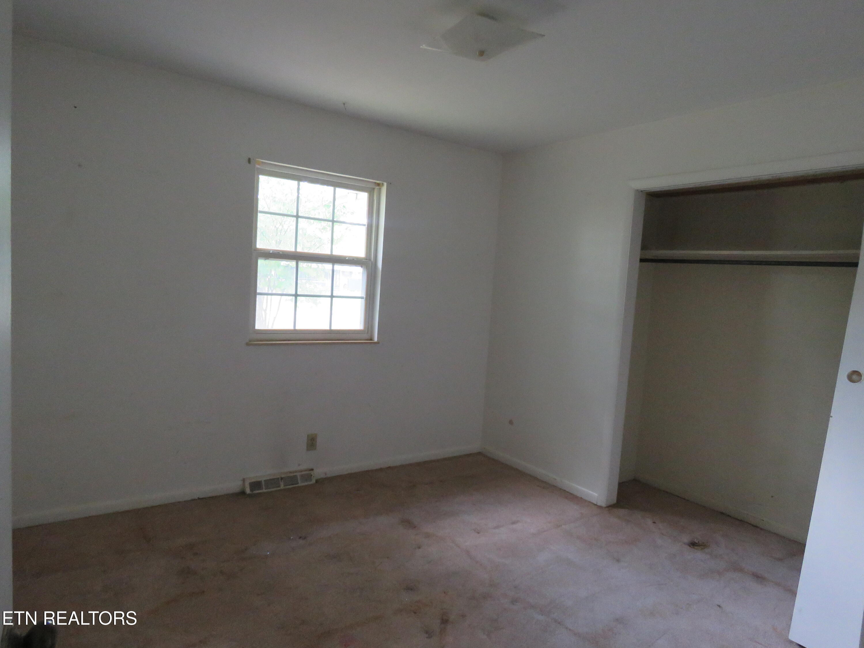 315 Dell Rd