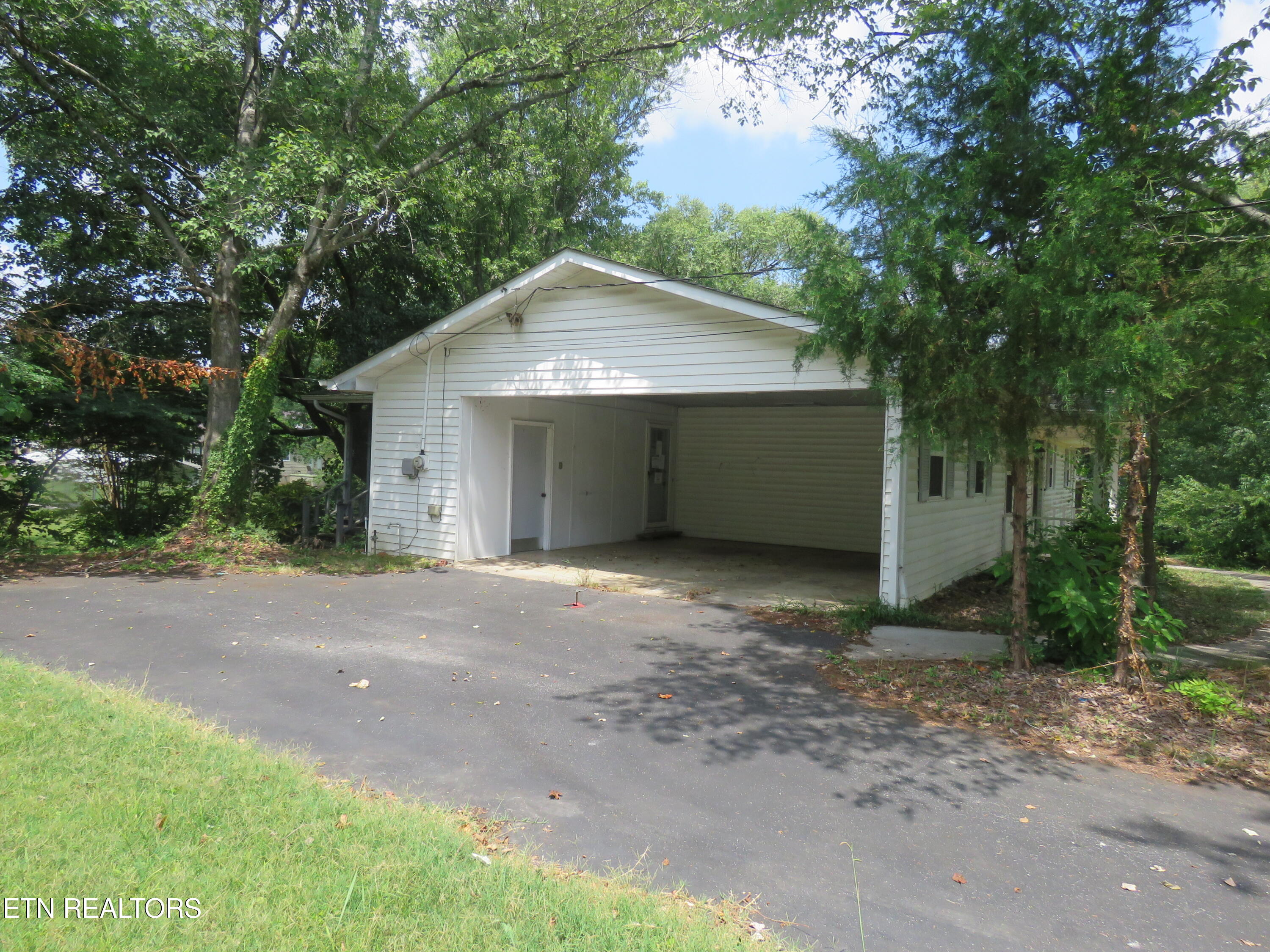 315 Dell Rd