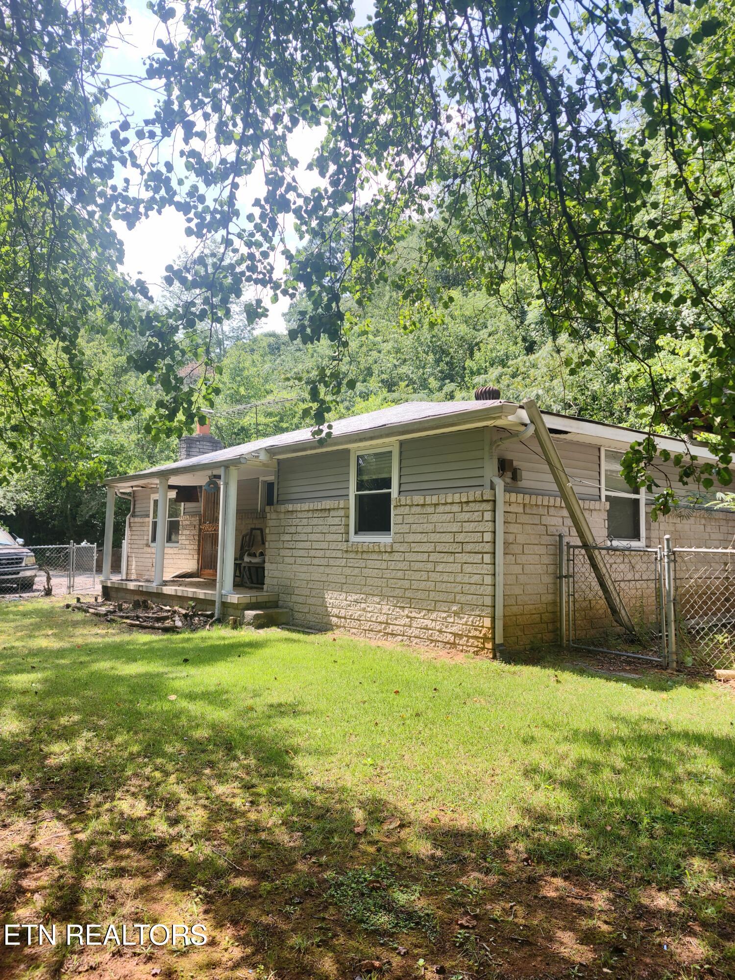 1954 Bluff Rd