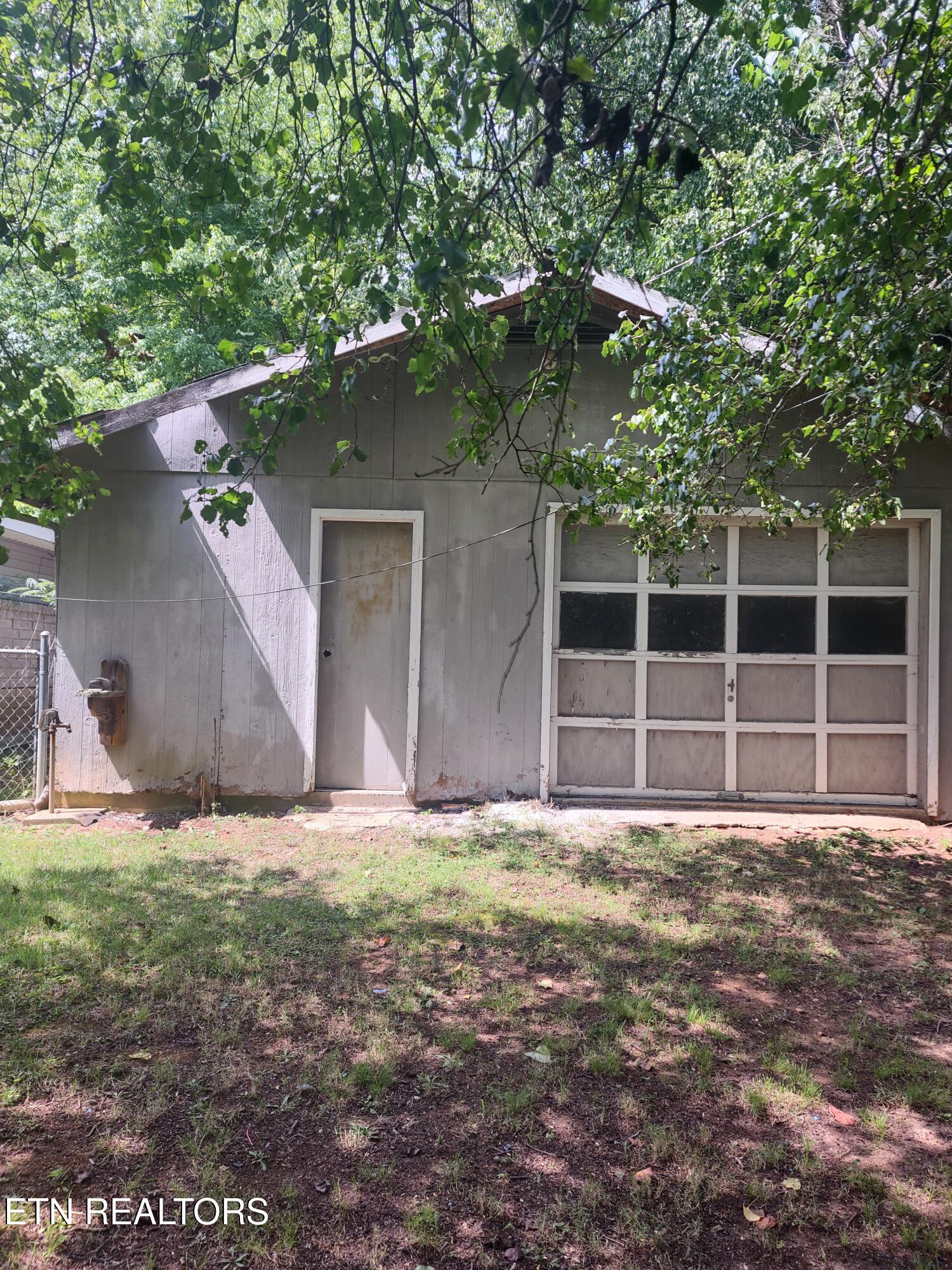 1954 Bluff Rd