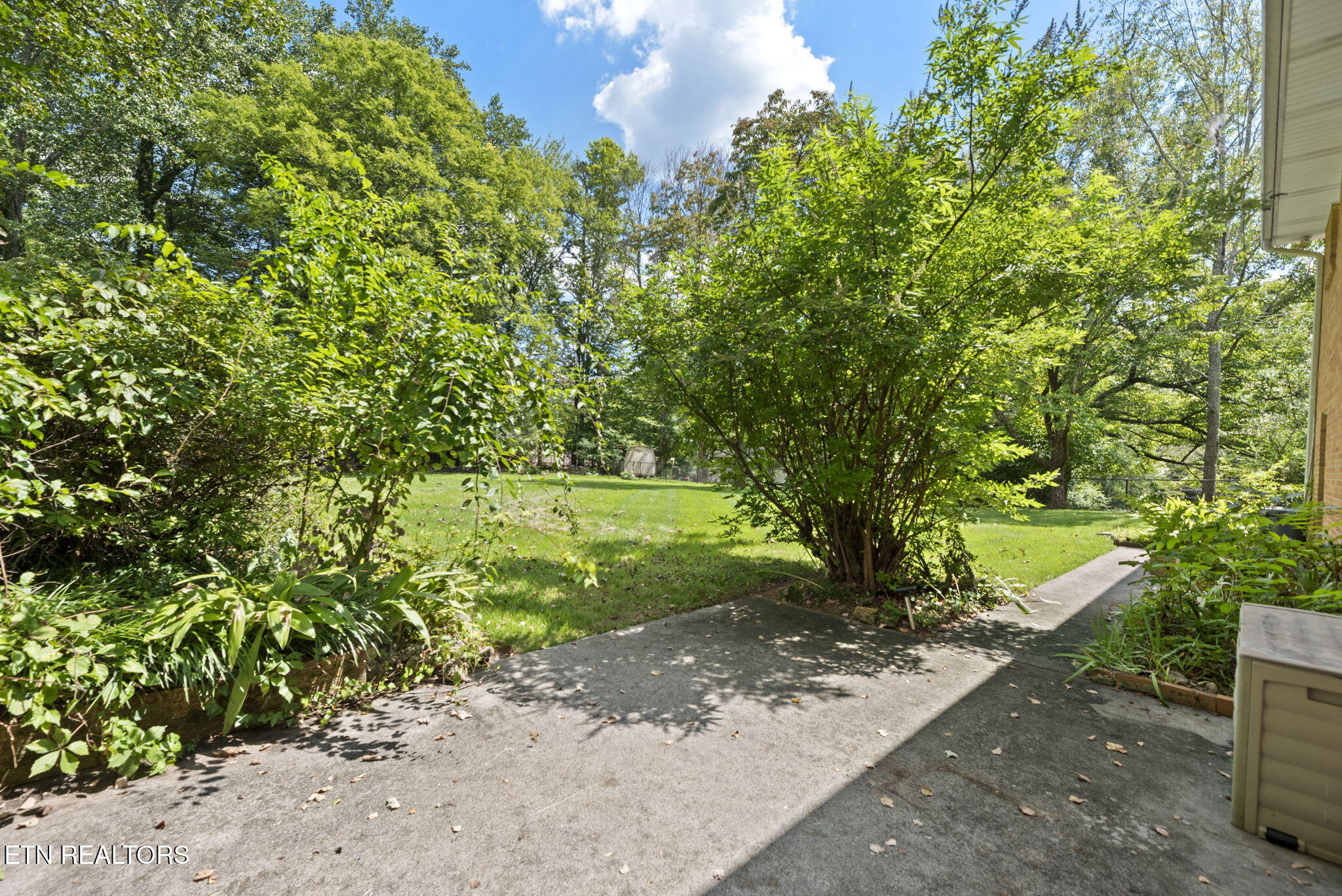 961 W West Outer Drive