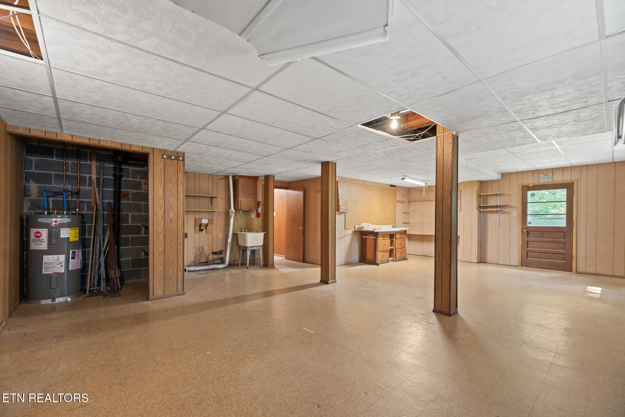 961 W West Outer Drive