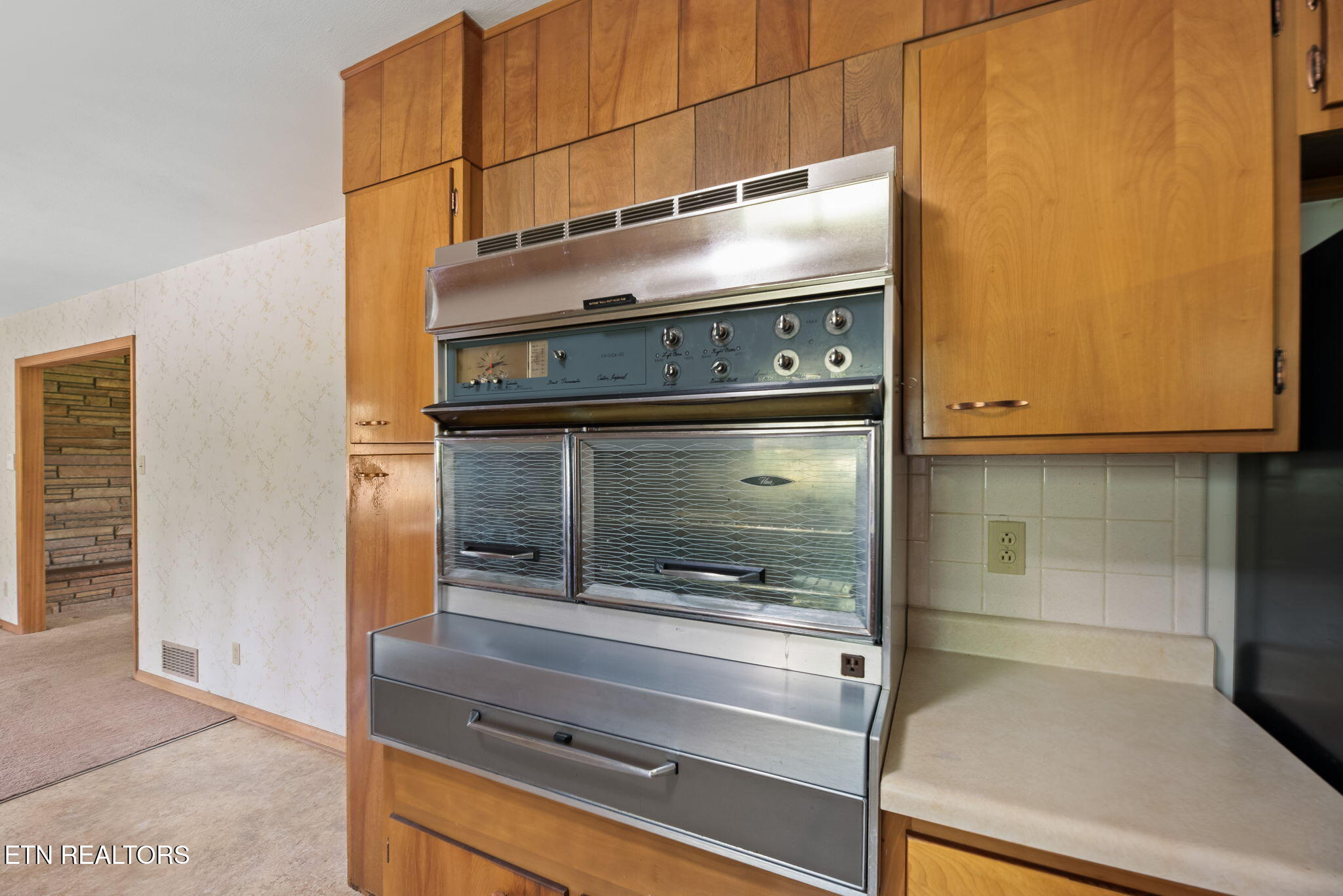 961 W West Outer Drive