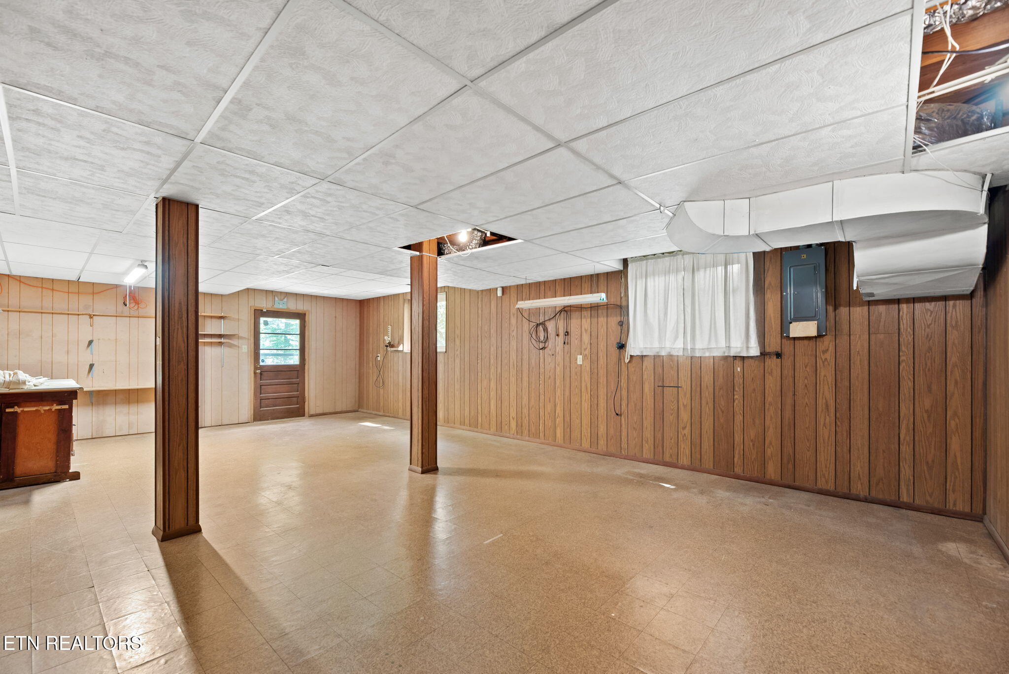 961 W West Outer Drive