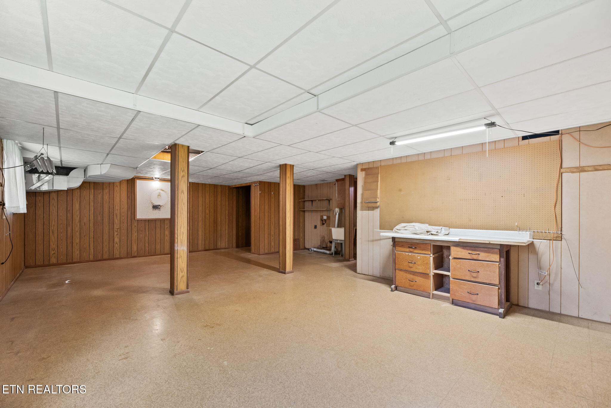 961 W West Outer Drive
