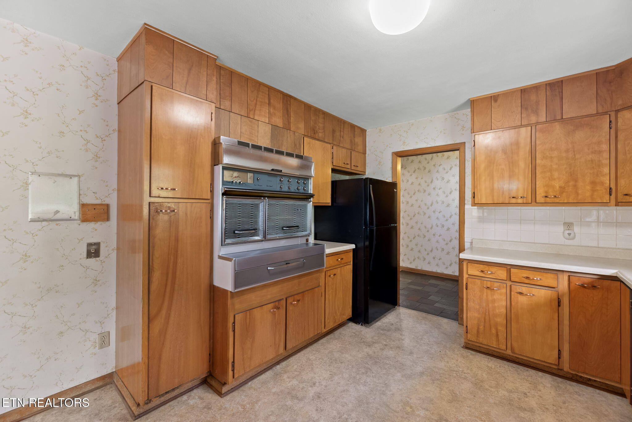 961 W West Outer Drive