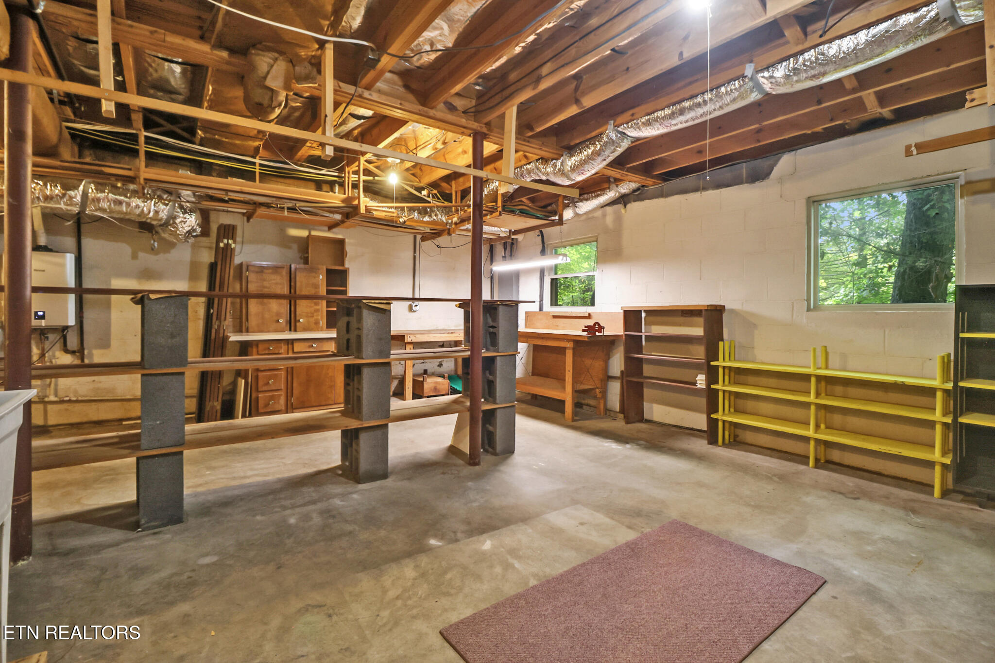 964 W Outer Drive
