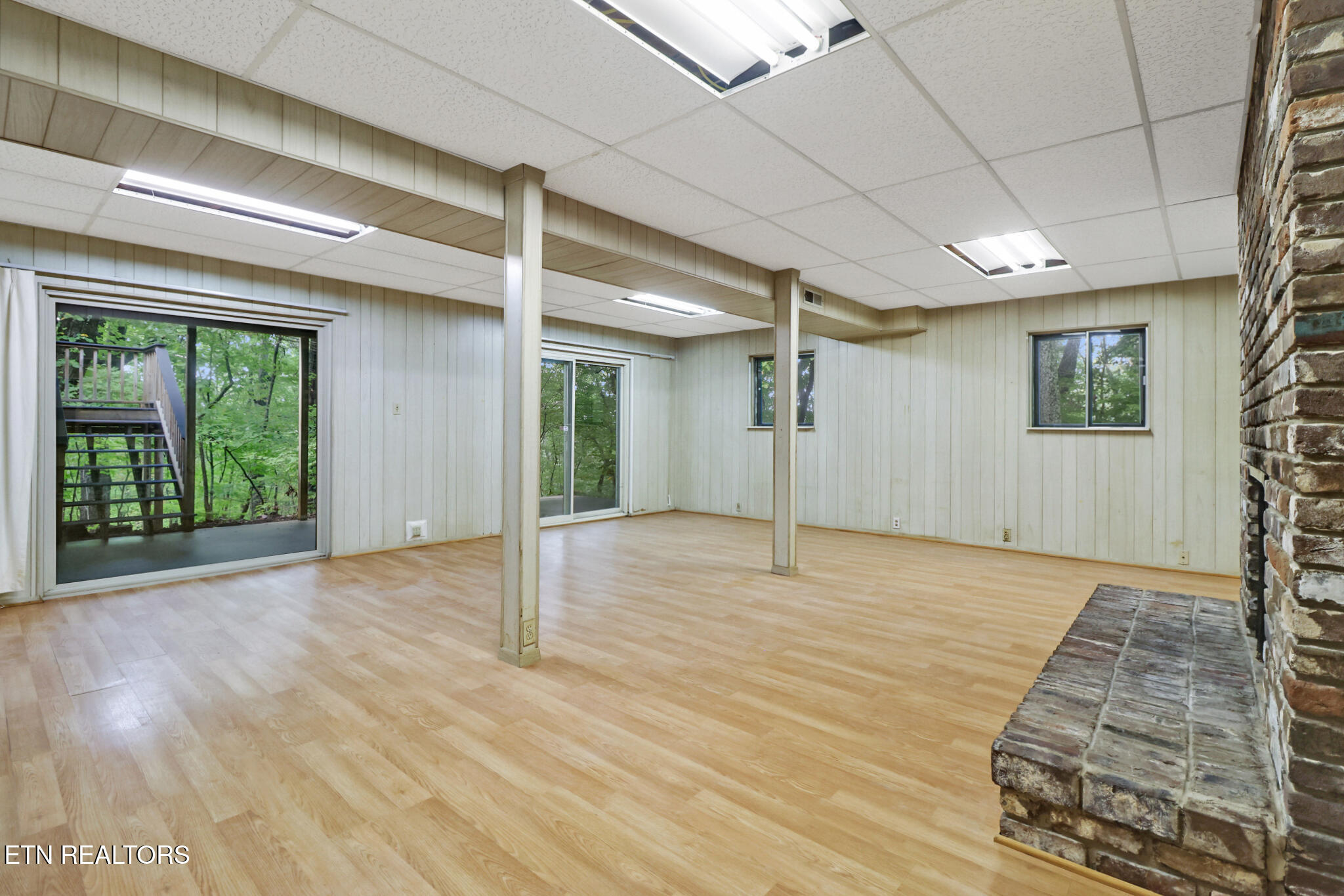 964 W Outer Drive