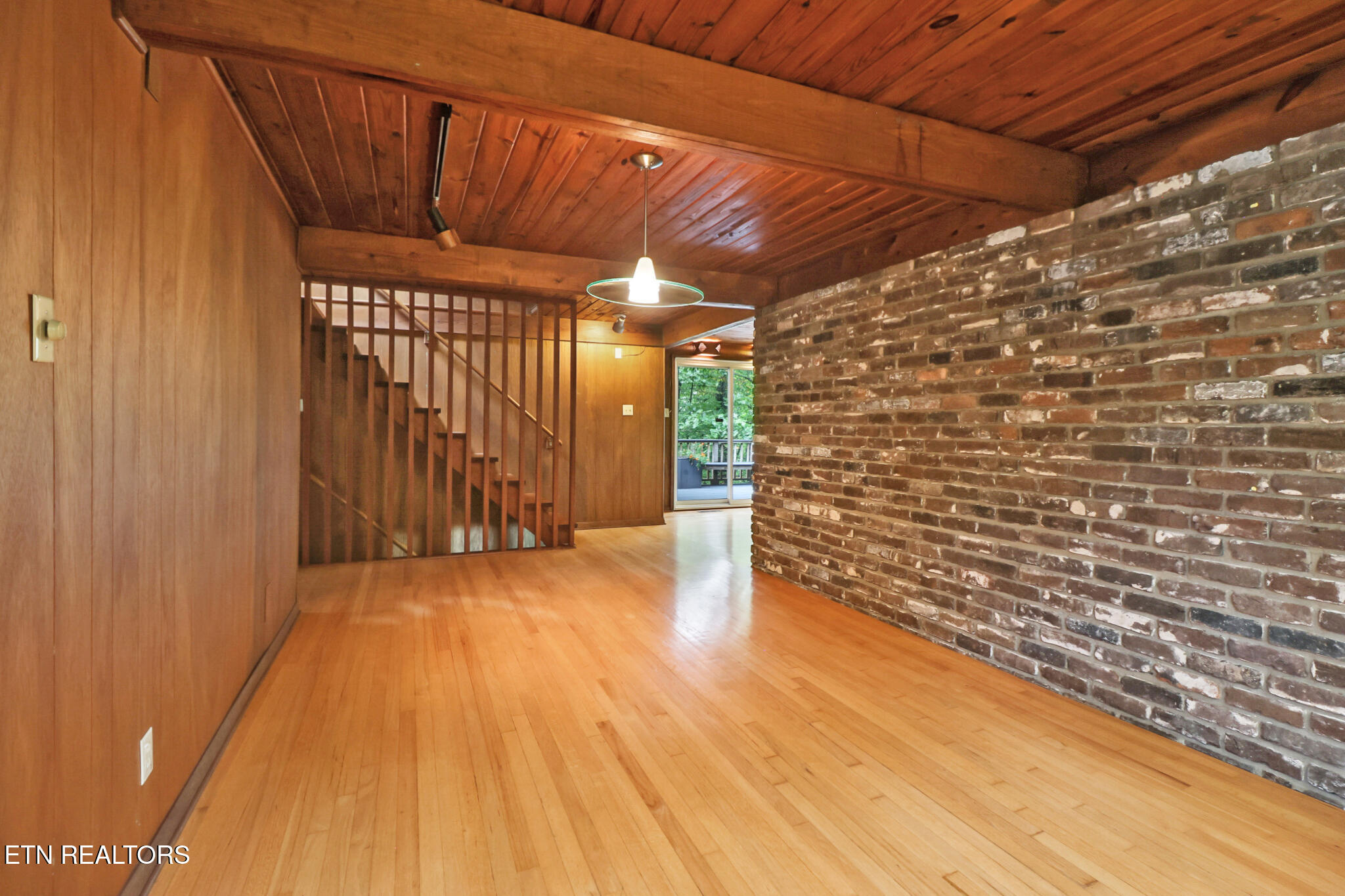 964 W Outer Drive