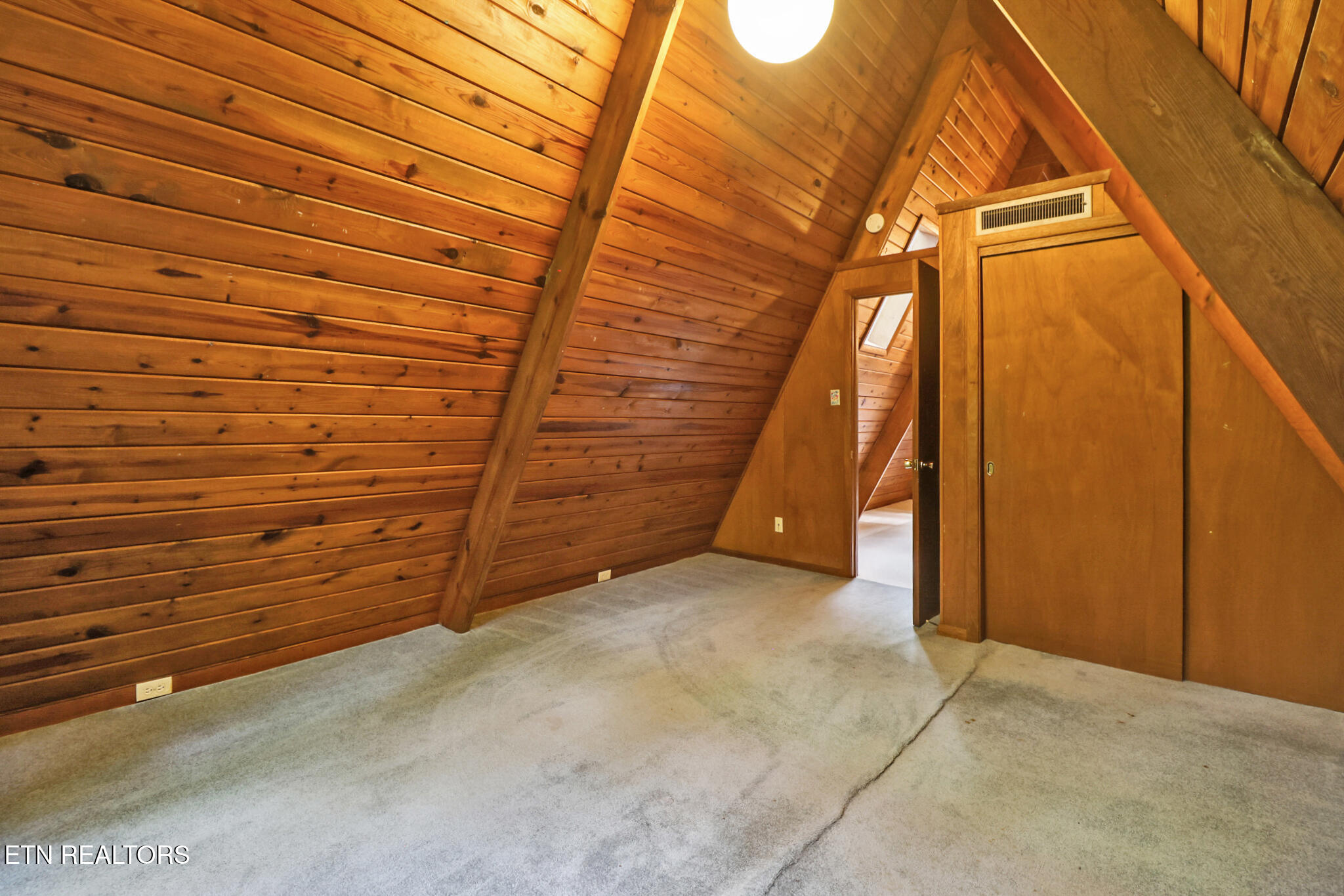 964 W Outer Drive