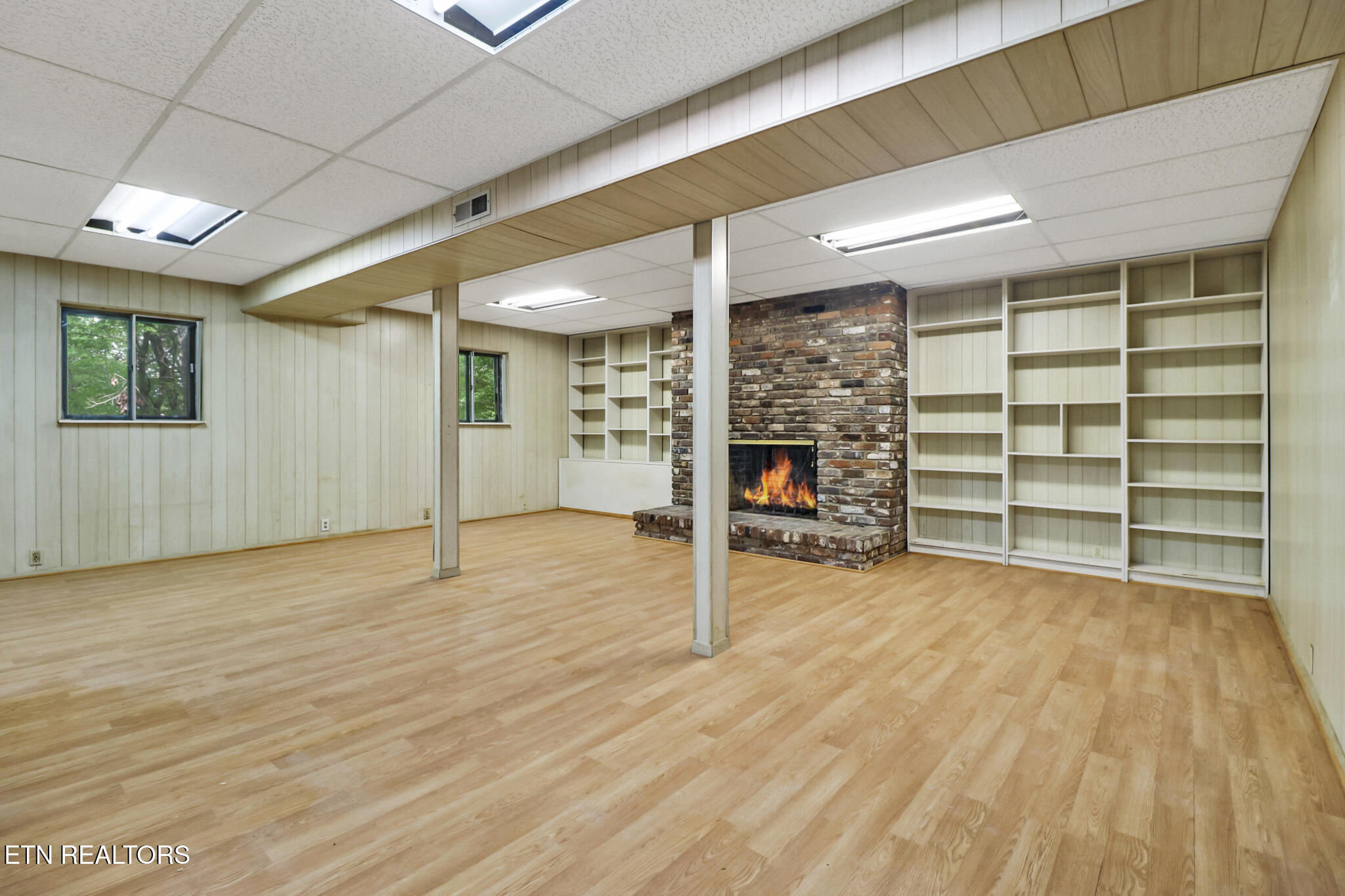 964 W Outer Drive