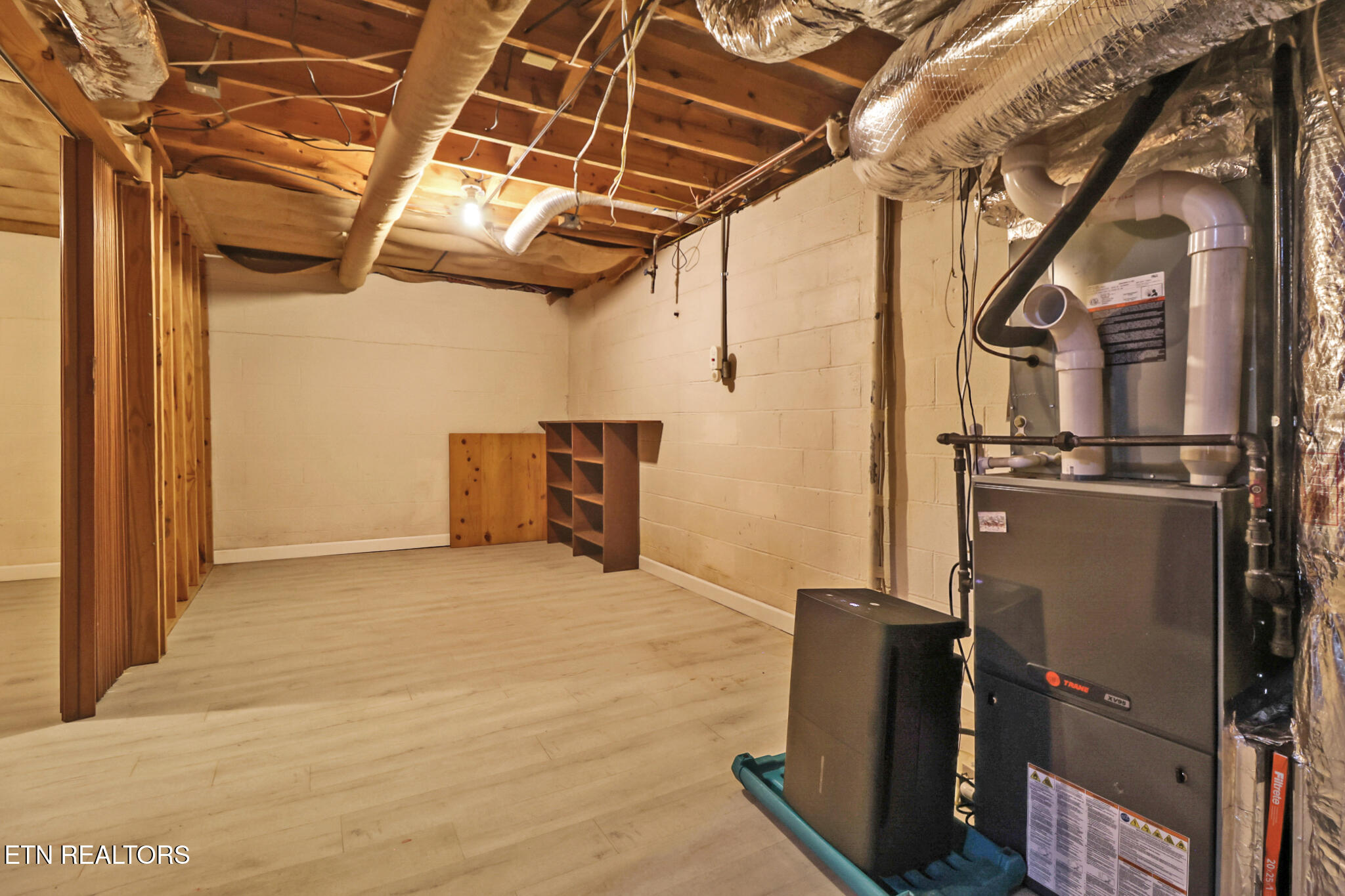 964 W Outer Drive
