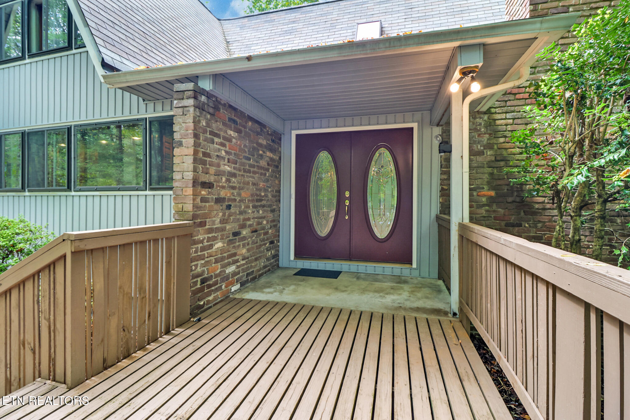 964 W Outer Drive