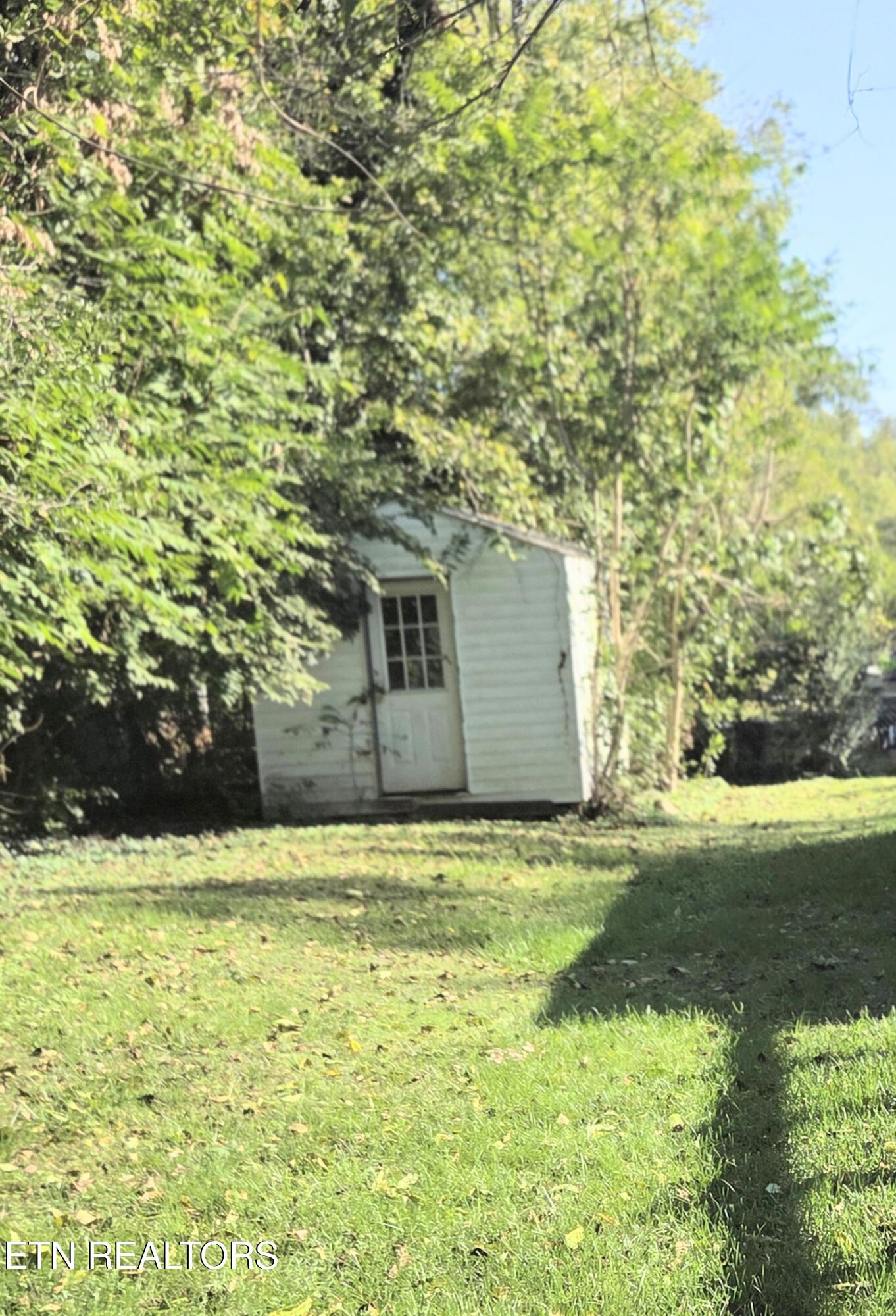 102 Nesper Rd