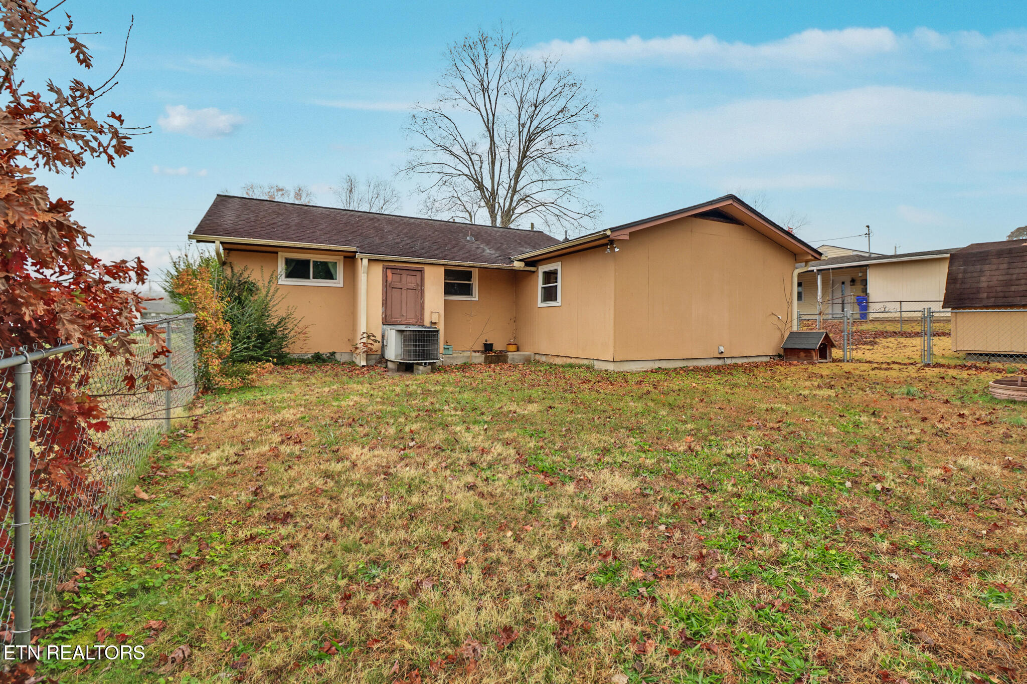 102 E Bryn Mawr Circle